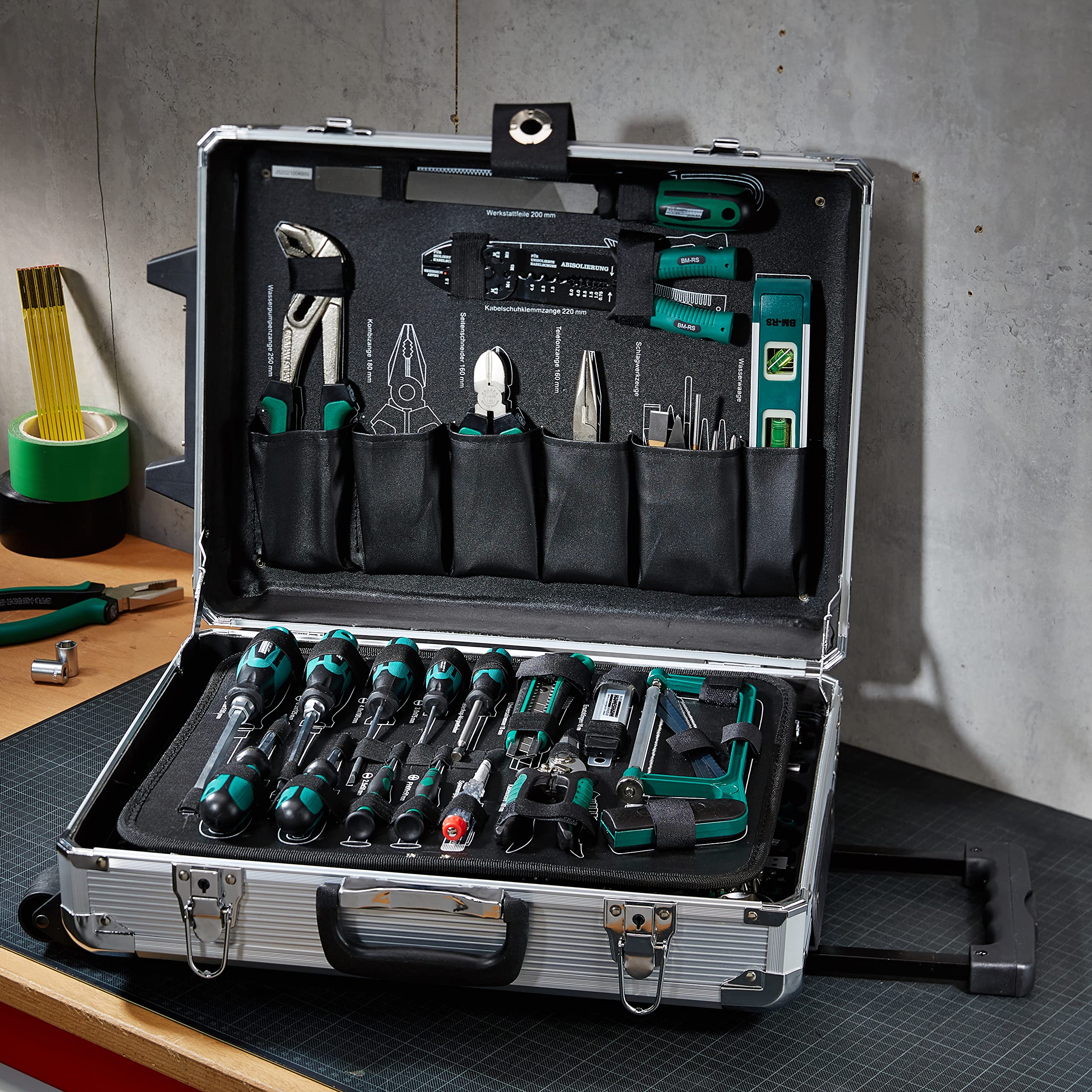 Brüder Mannesmann Werkzeugtrolley, 159-teilig - Werkzeugset mit Werkzeug aus Chrom-Vanadium-Stahl - inkl. Schraubendreher, Zangen, Ratschen, Messschieber, Maßband, Stecknüsse & Bits | M29077