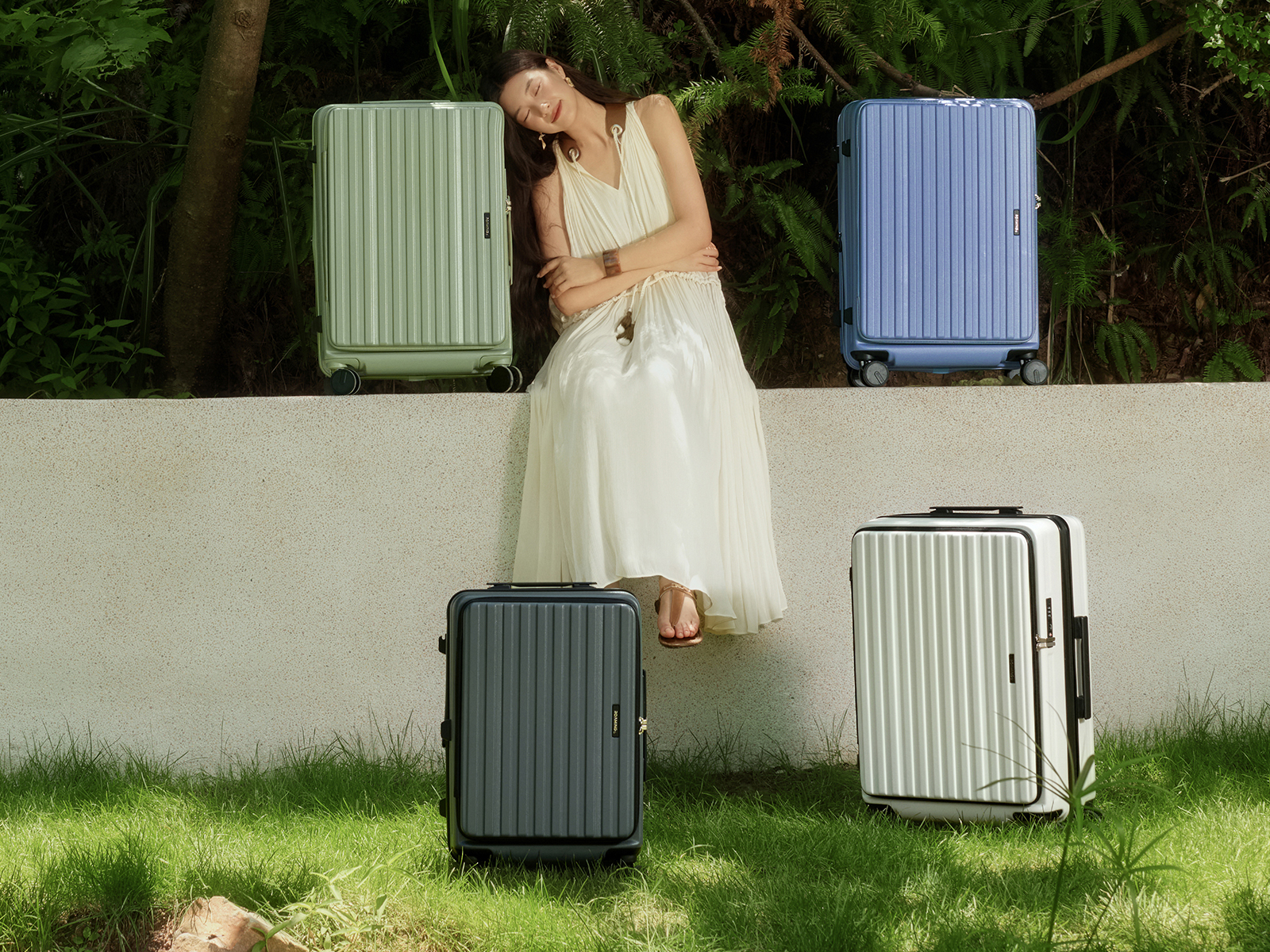 Amazon.com | ROAMING 26-Inch Checked Luggage Expandable Front