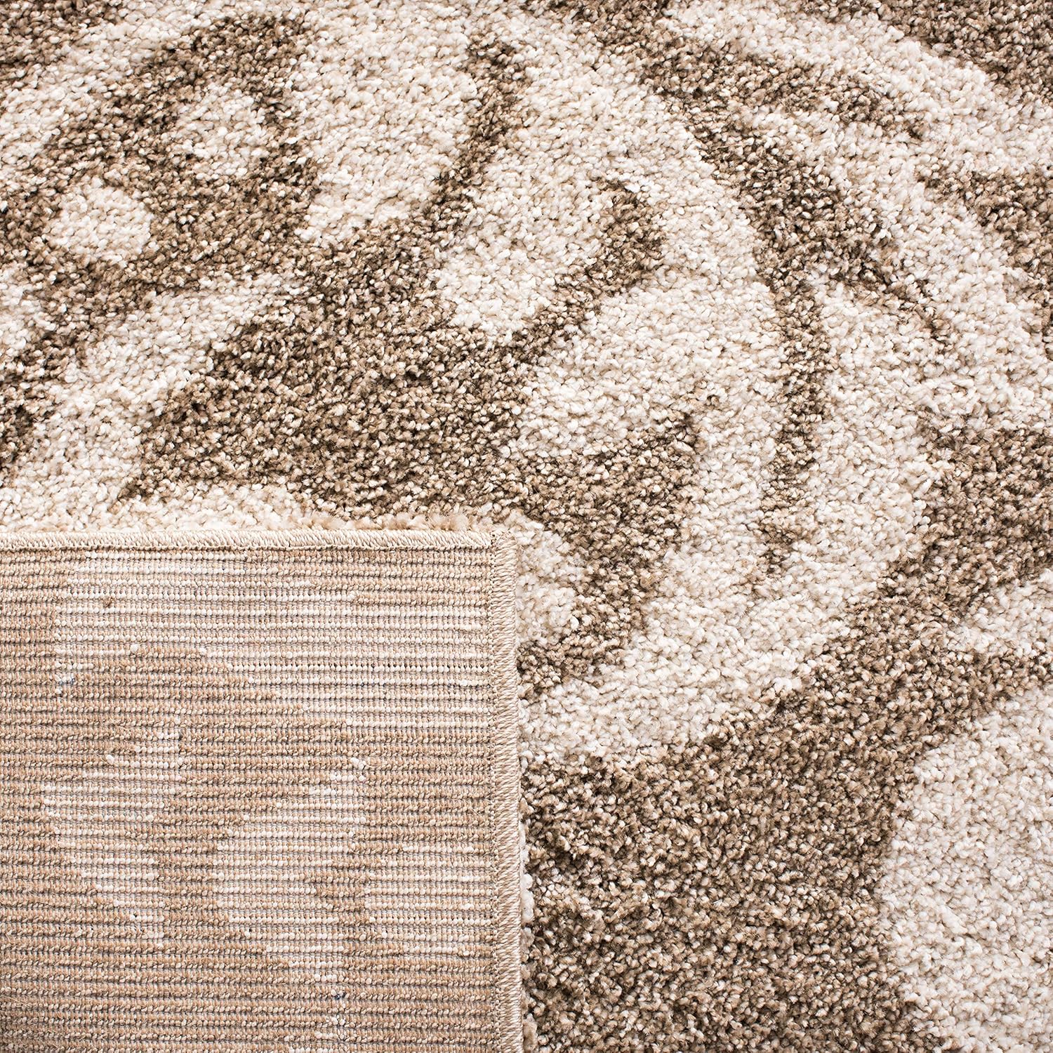 SAFAVIEH Florida Shag Collection Runner Rug - 2'3" x 7', Beige & Cream, Damask Design, Non-Shedding & Easy Care, 1.2-inch Thick Ideal for High Traffic Areas in Living Room, Bedroom (SG460-1311)