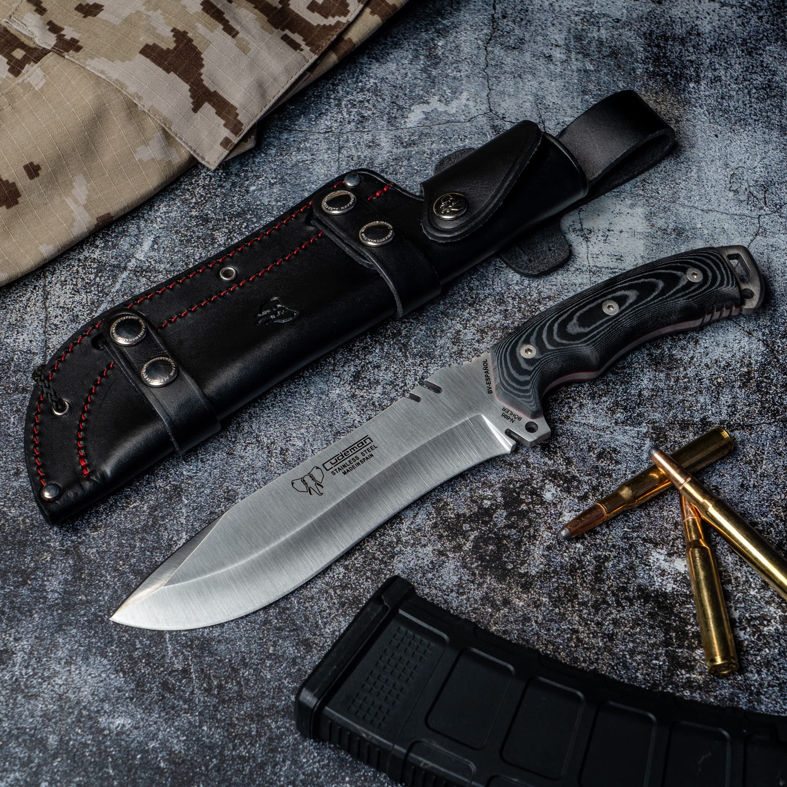 Cudeman Cuchillo 299-B Boina Verde Español hoja de acero Böhler N-695 de 18 cm y empuñadura de micarta negra de 13,5 cm para caza, pesca, supervivencia y bushcraft + Portabotellas regalo