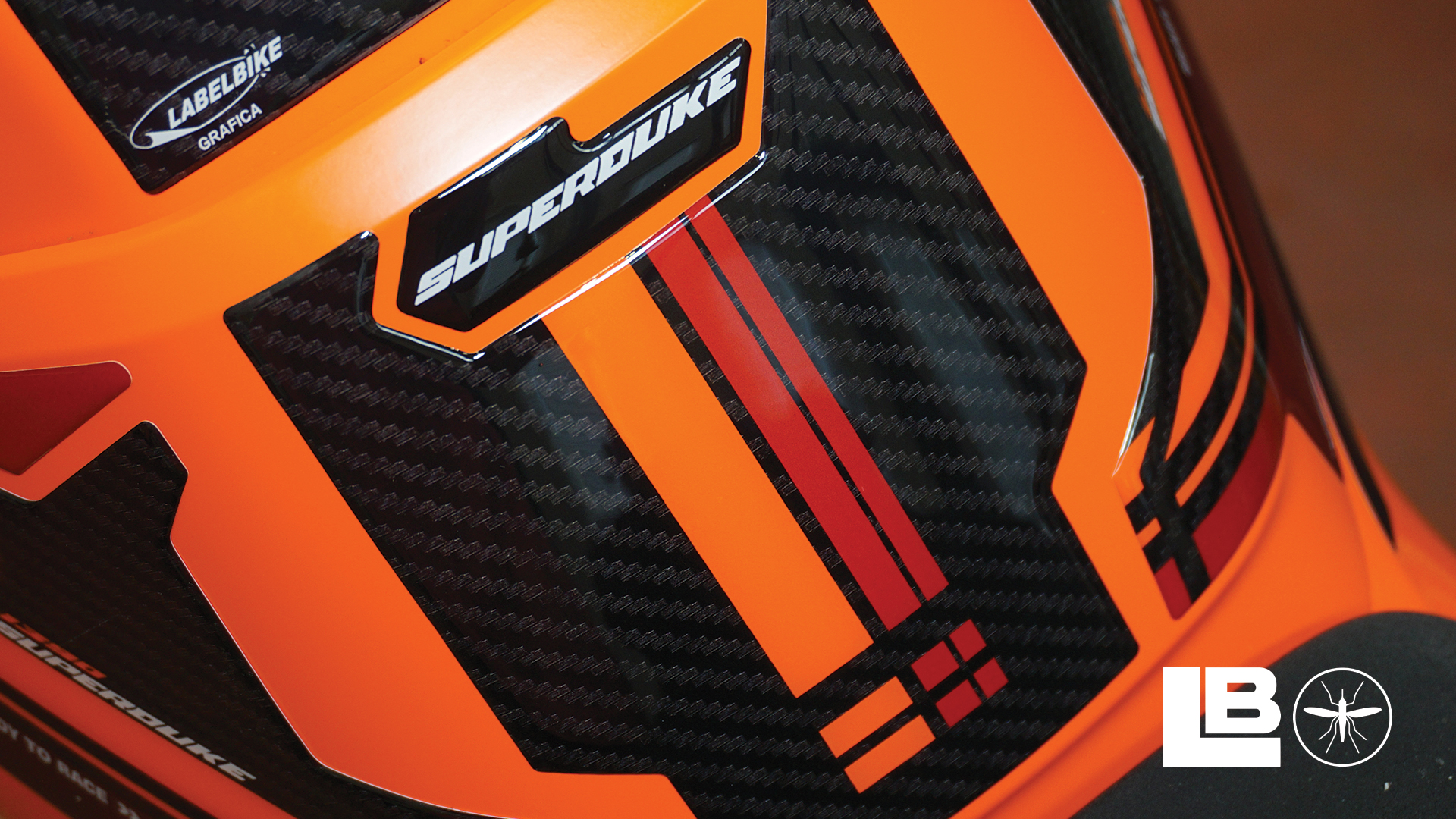 labelbike - Adesivi 3D Moto Paraserbatoio Protezione Decorazioni e Resina Protezioni compatibile con KTM 1290 Super Adventure R 2021-2024 Colore Carbonio Arancione Nero Verde Bianco