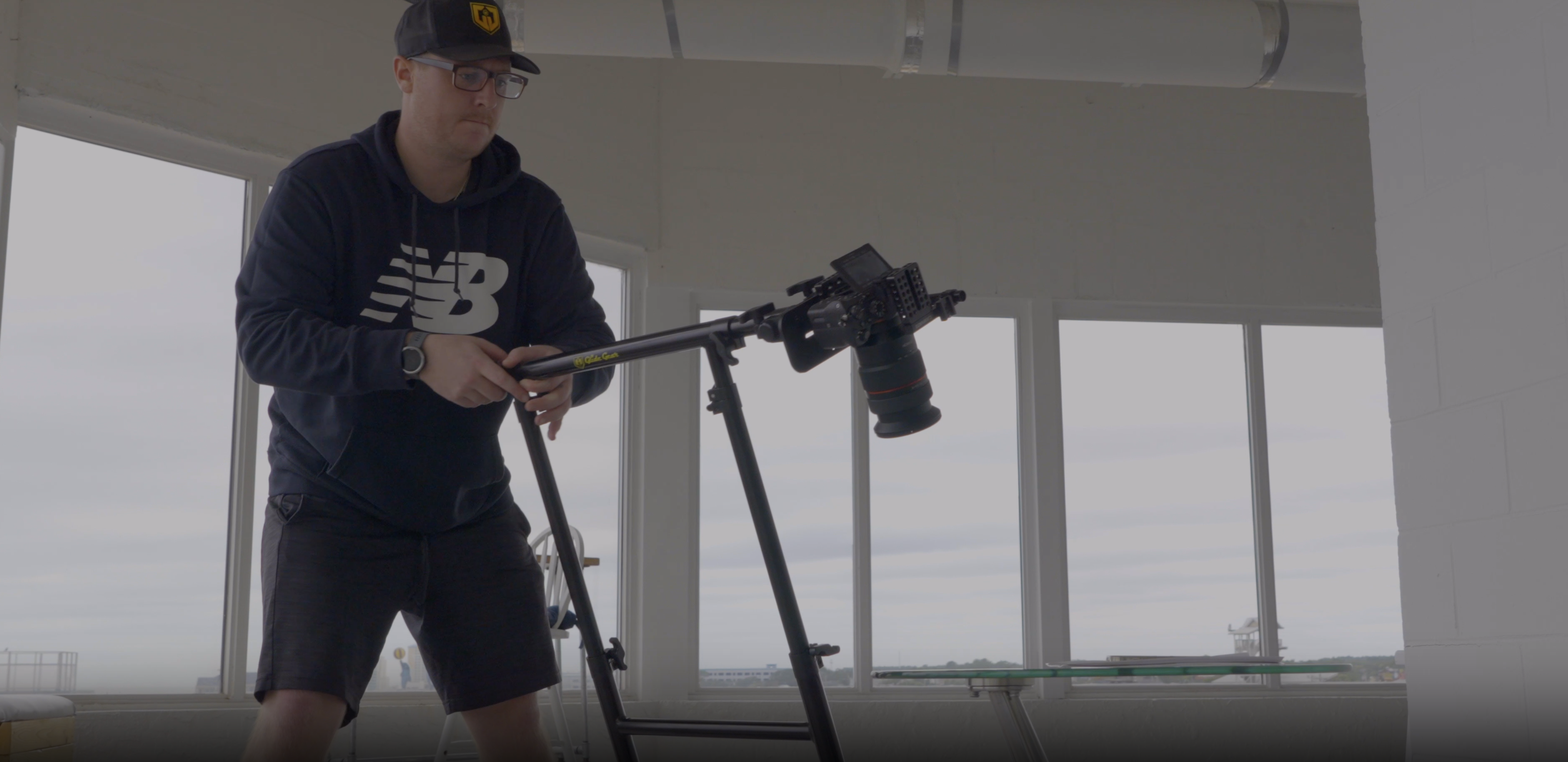 Amazon.com : Glide Gear REVO 180 Camera Rig – 180° Orbiting Mount
