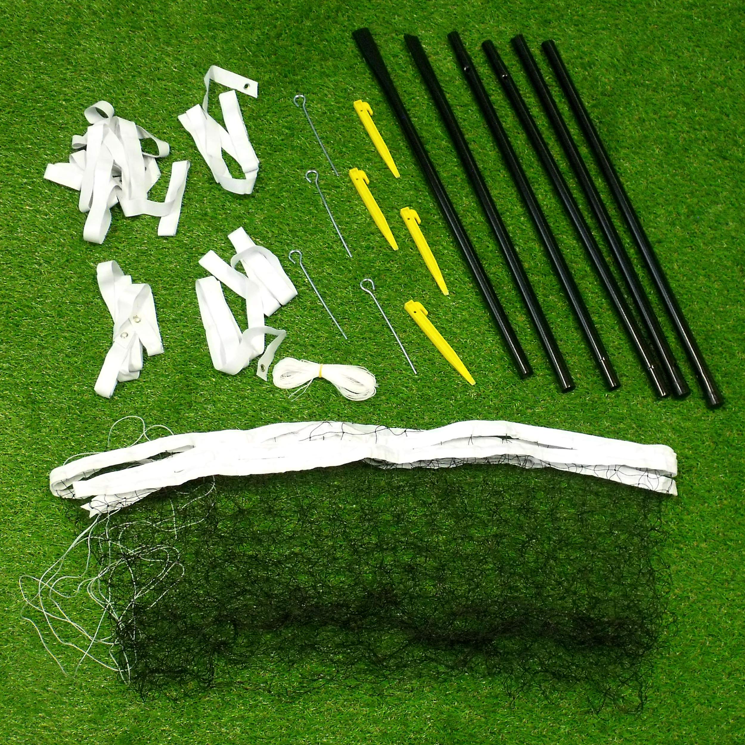 Sure Shot London 4 Player Set6 Badmintonschläger Set mit 4 x Erwachsenenschlägern und 3 Federbällen inkl. tragbarem Netz und Pfosten und Tragetasche, rot/weiß/blau, 26.35cm