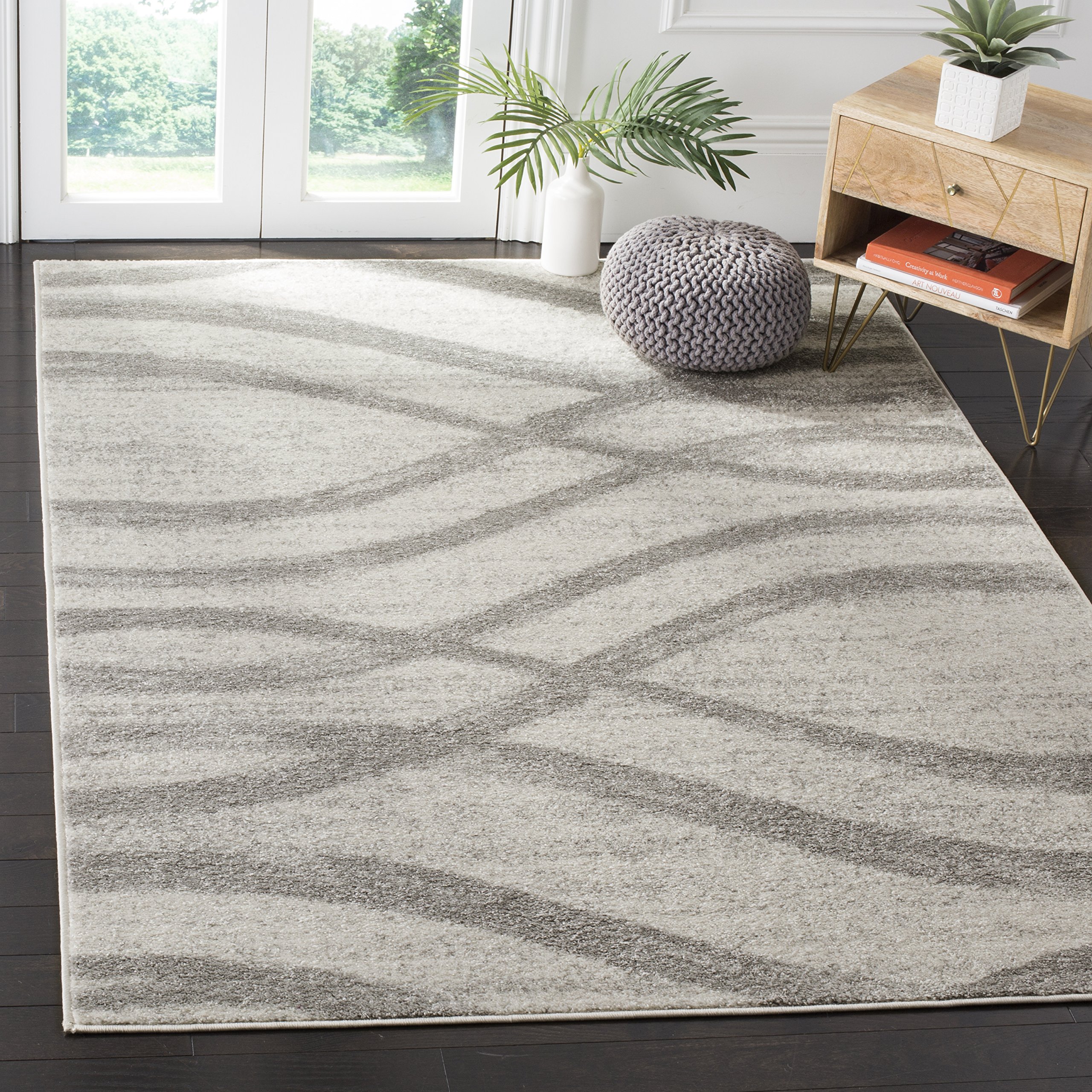 SAFAVIEH Area Rug 4x6 - Adirondack Collection - Cream & Grey, Modern Wave Design, Non-Shedding & Easy to Clean, Ideal for Living Room, Bedroom, Dining