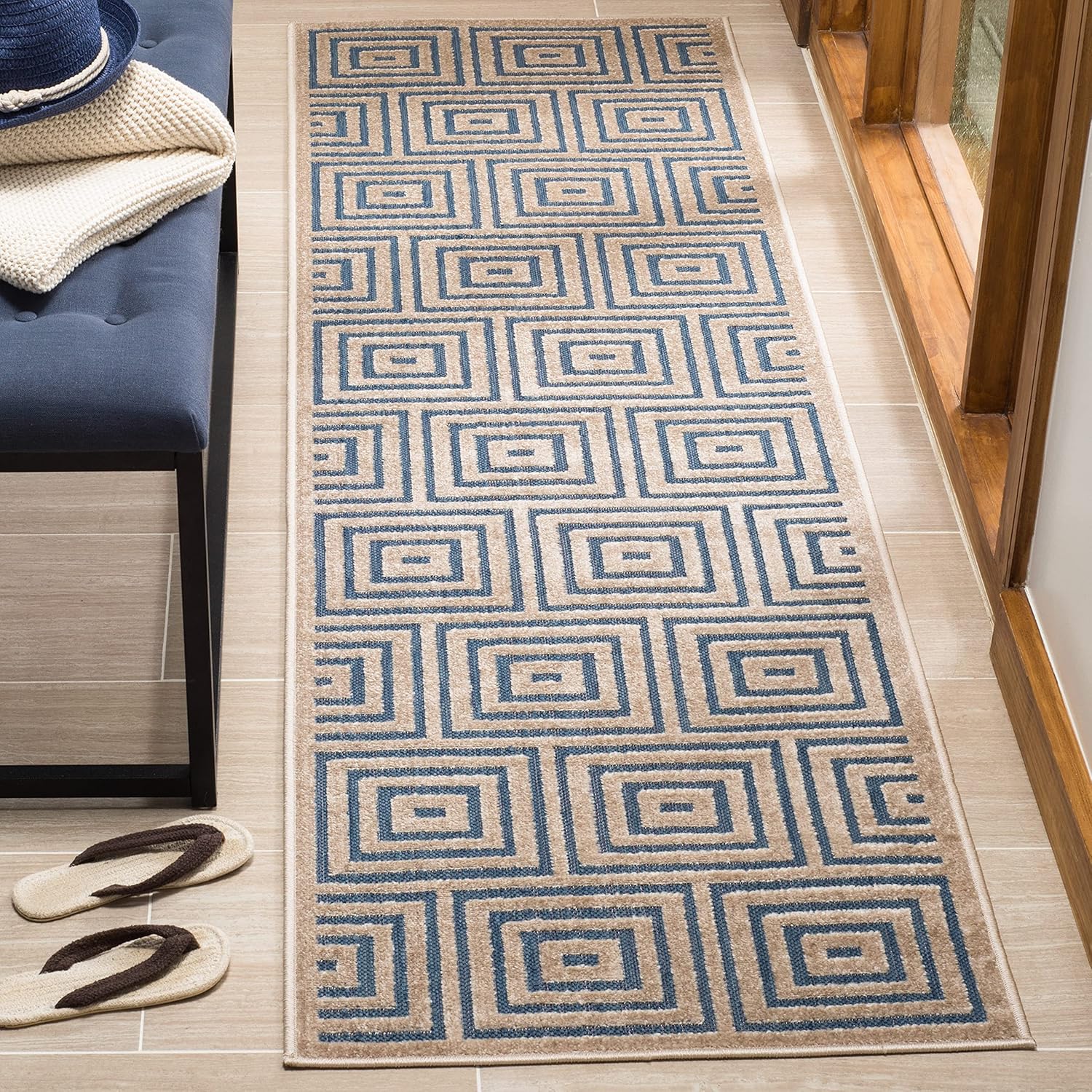 SAFAVIEH Washable Rug Outdoor Cottage Collection - 6'7" Round, Cream & Light Blue, Non-Shedding & Easy to Clean, Ideal for Patio, Backyard, Mudroom (COT941K)