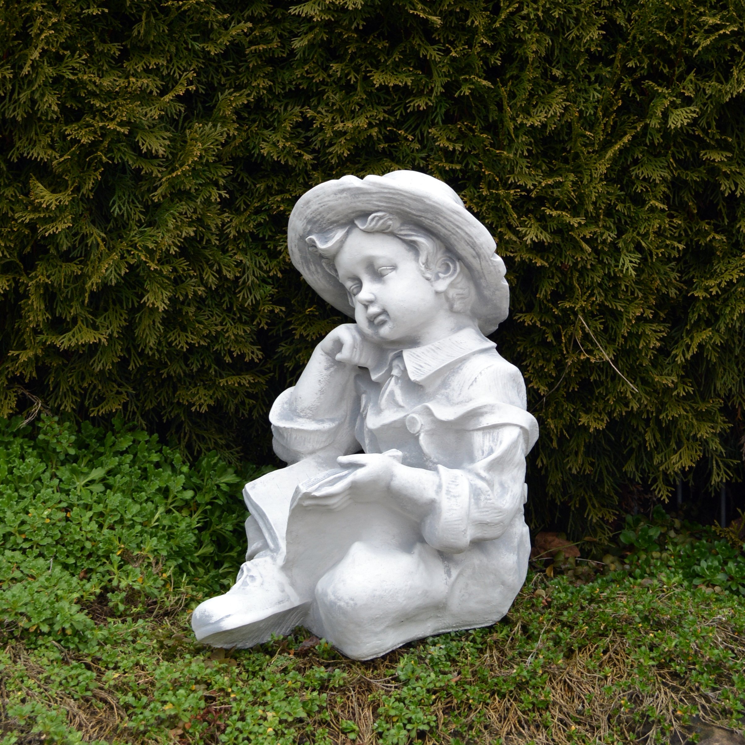 gartendekoparadies.de Jungen Figur mit einem Buch, Steinfigur H. 43 cm, 24 kg, Grau, frostsicher aus Steinguss für Außenbereich