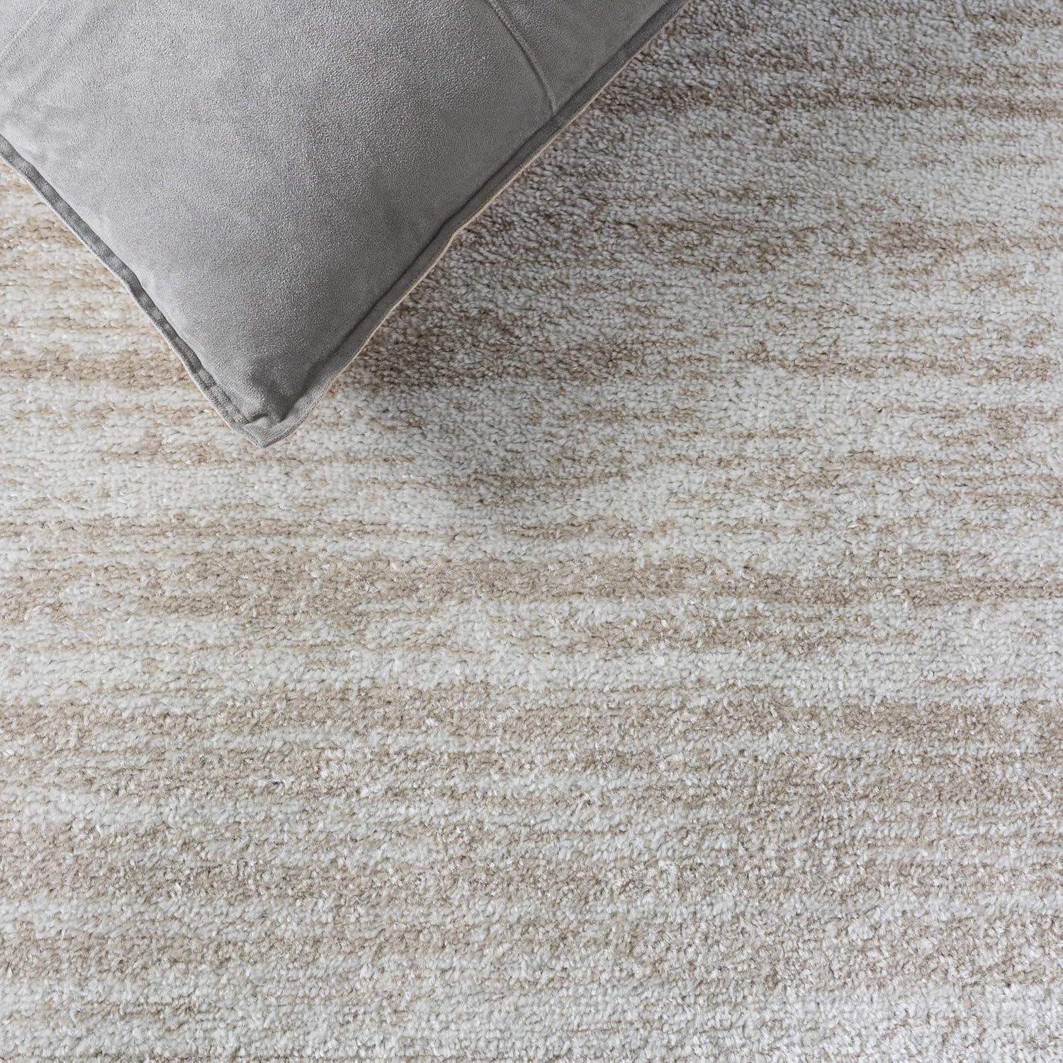 SAFAVIEH Area Rug 8x10 - Adirondack Collection - Large - Modern Ombre Design, Ivory & Beige, Non-Shedding & Easy Cleaning, Ideal for Living Room, Bedroom, Dining Space (ADR113D)