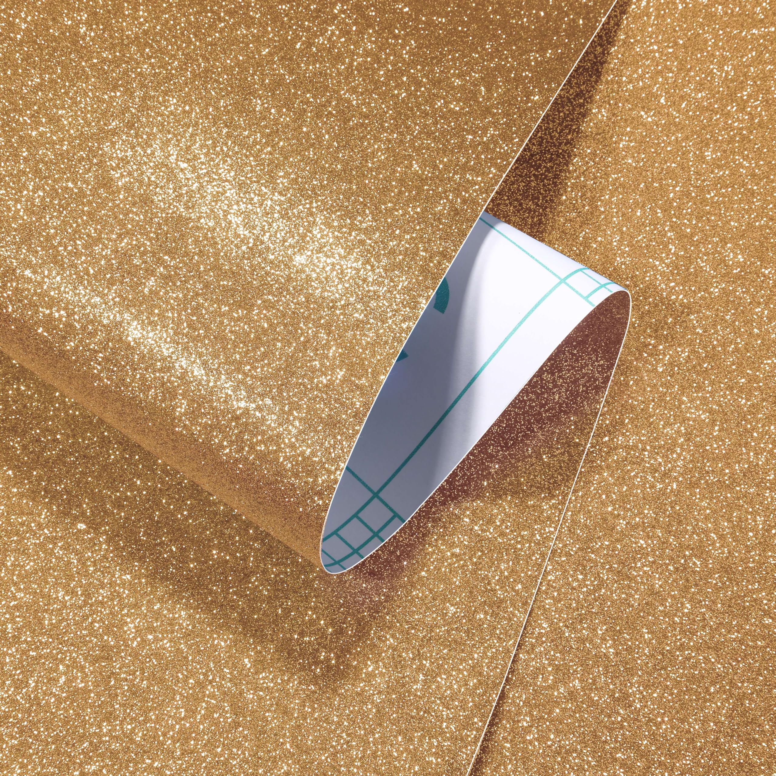Papier peint adhésif pour masquer les imperfections de meuble abîmé