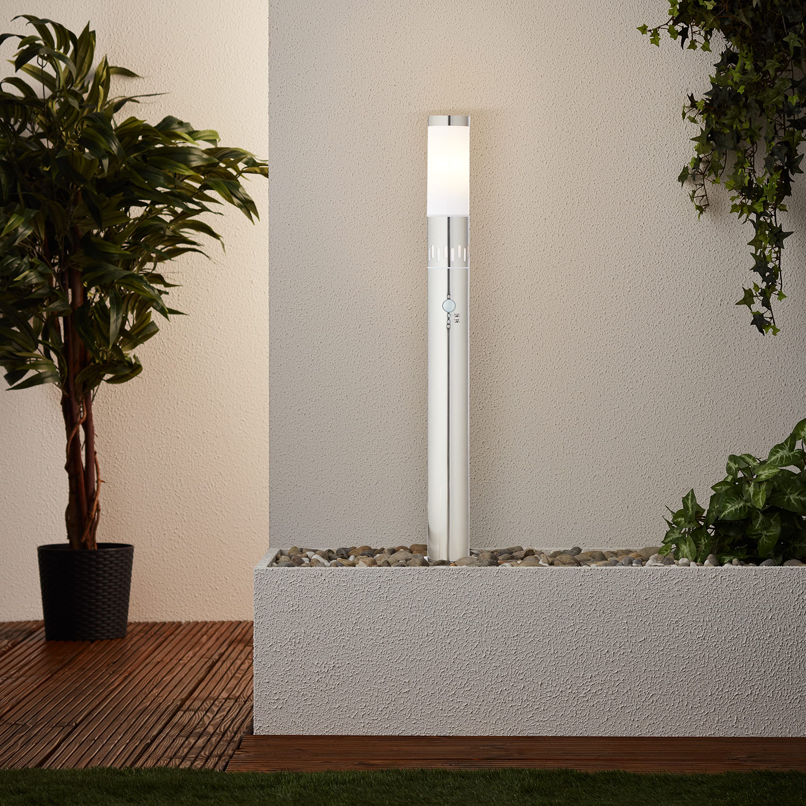 Brilliant Odporna na zachlapanie lampa LED do użytku na zewnątrz z regulowanym czujnikiem ruchu z przełącznikiem zmierzchowym do oświetlenia dekoracyjnego LED z metalu/tworzywa sztucznego, ze stali
