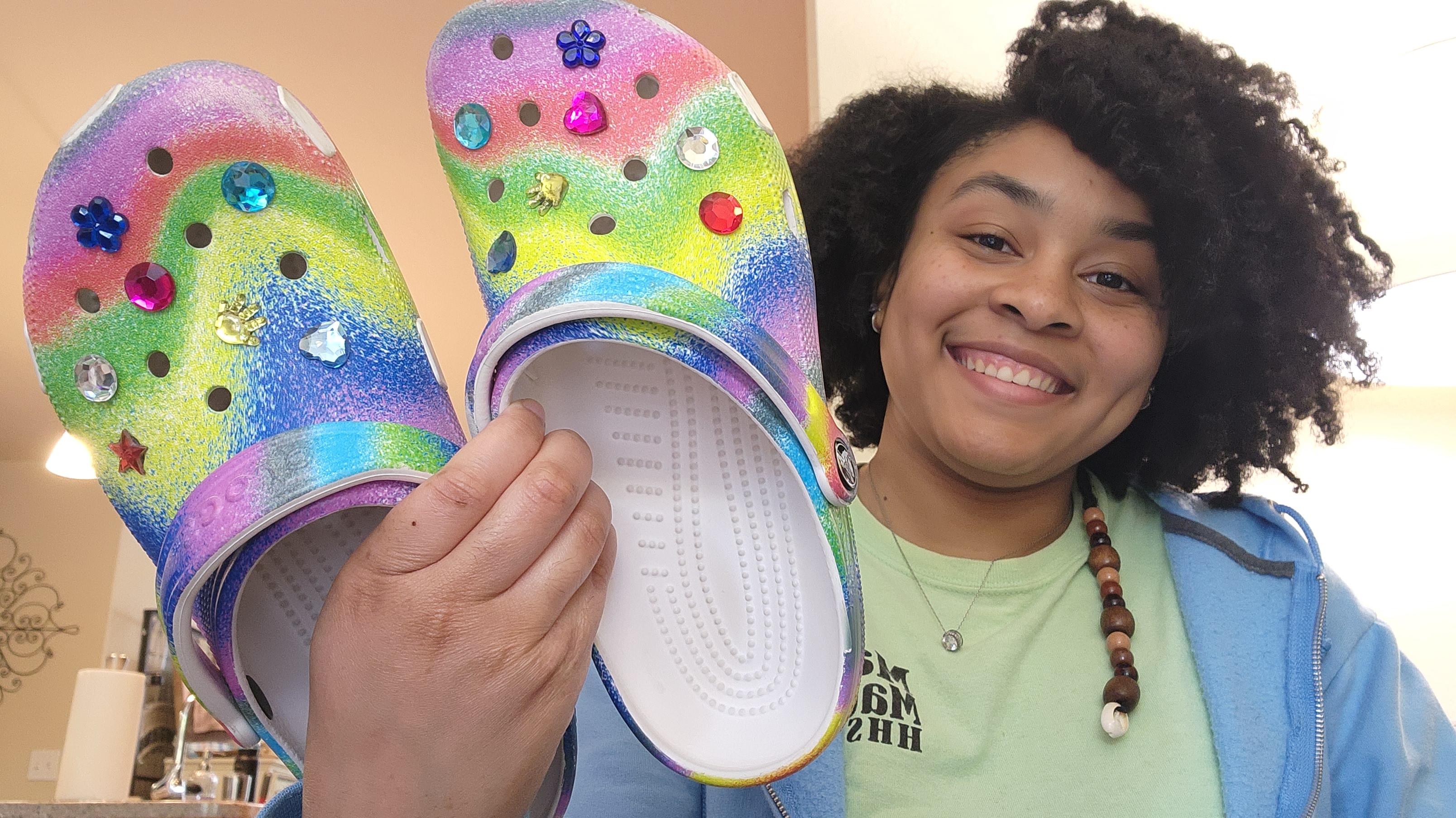 Watch Crocs Classic Solar Rainbow Clogs Review on Amazon Live display picture 2