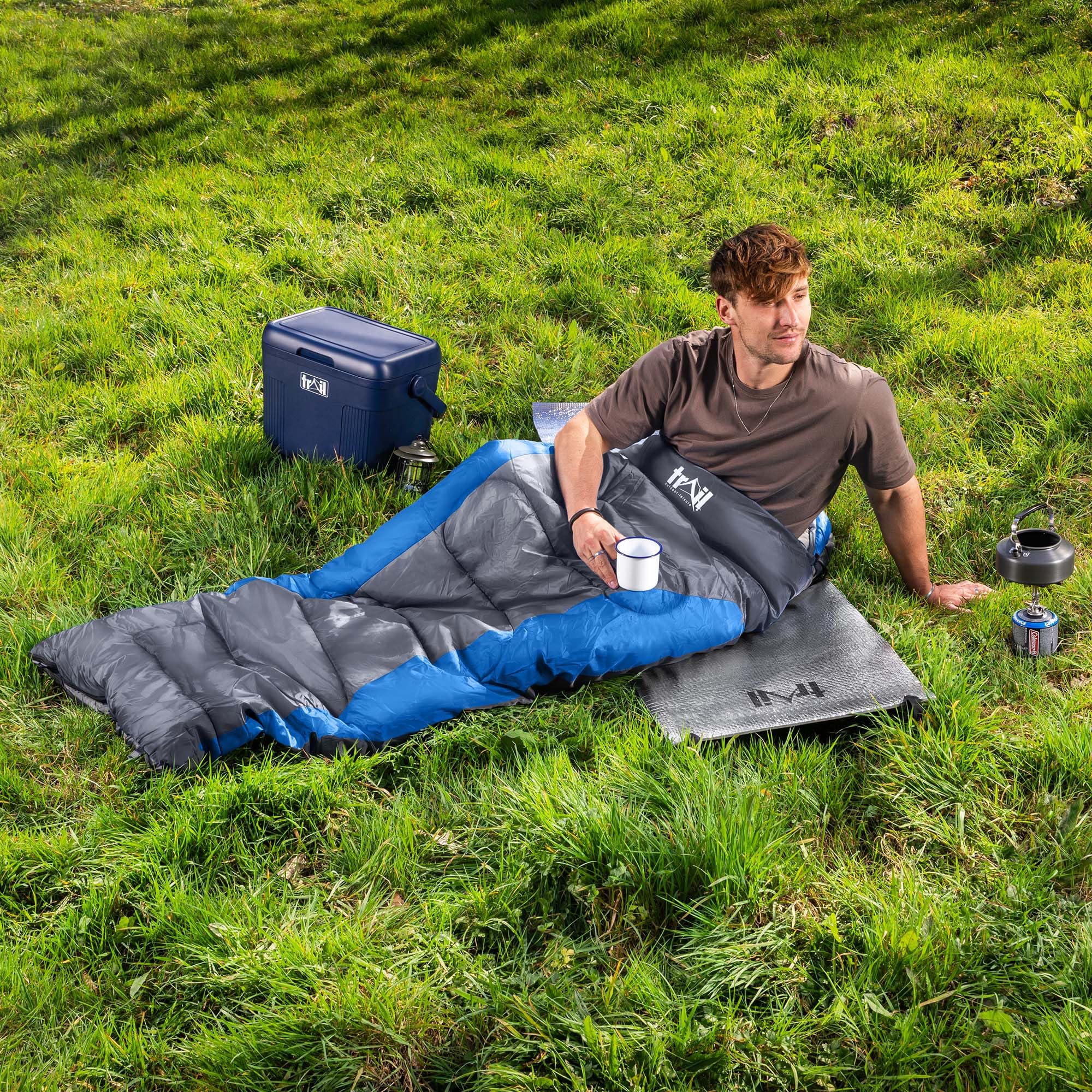 Trail-Alpin-Schlafsack mit Kapuze – 250 g Schlafsack, 3-Jahreszeiten- Schlafsack. Leicht, kleines Packmaß – mit Kapuze und Kompressionssack (Rot)