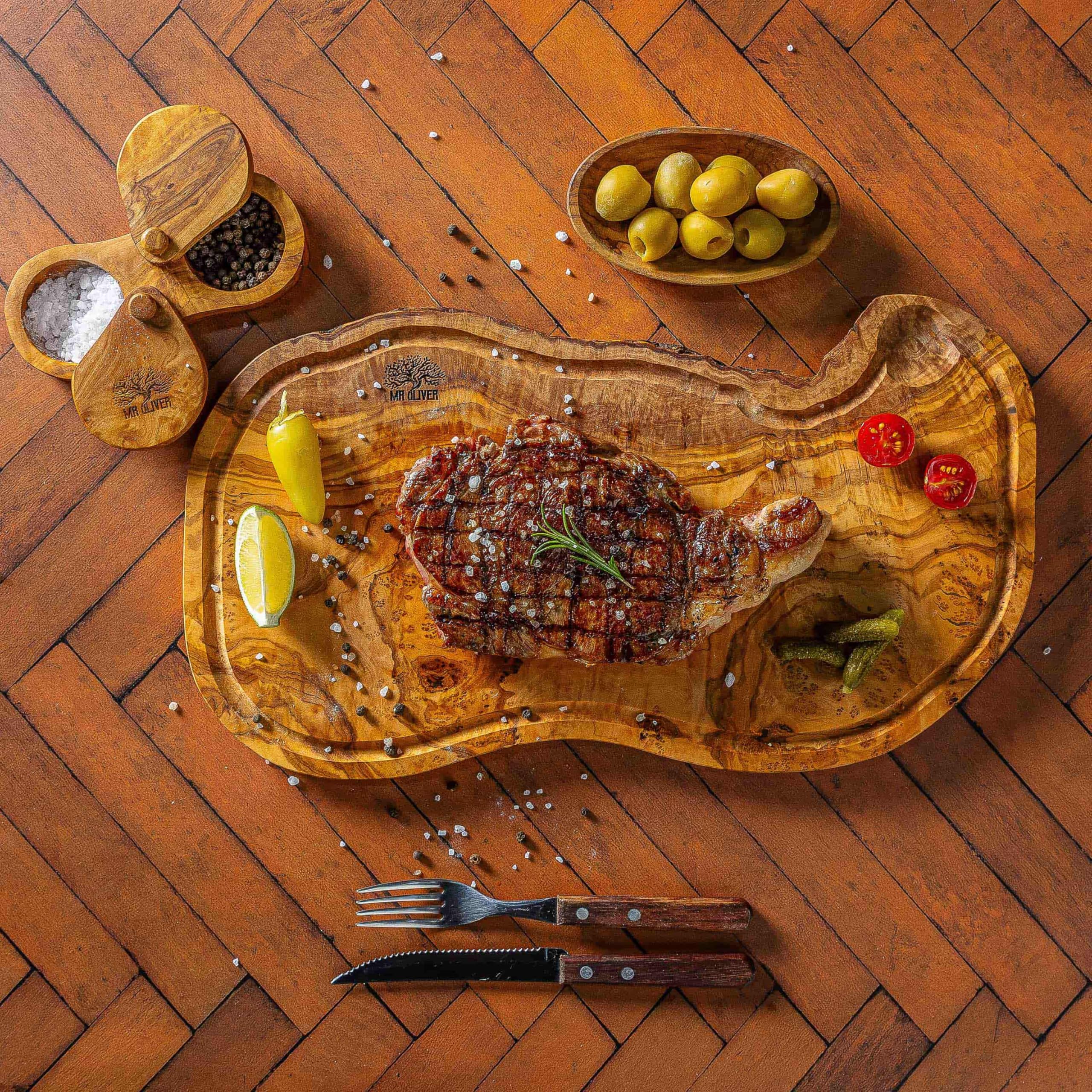 MrOliver® Neptune - Tagliere in Legno d'Ulivo Naturale - Tagliere da Cucina Professionale - Accessori Cucina di Design- Tagliere Legno Grande per Aperitivo, Carne, Salumi