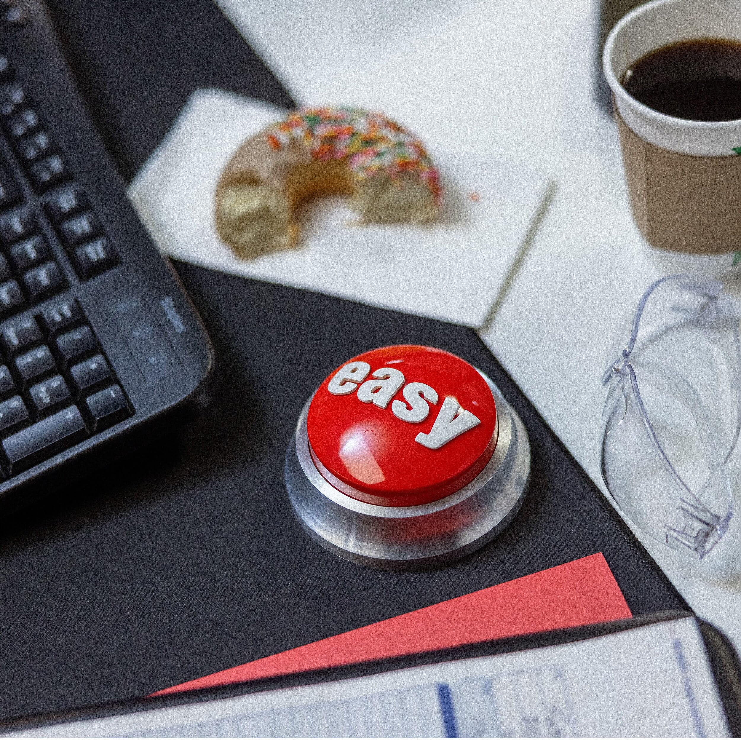 STAPLES Easy Button - Rot/Silber - Stressabbau-Knopf - Button - 3.2 oz - 1 Stück - Batteriebetrieben