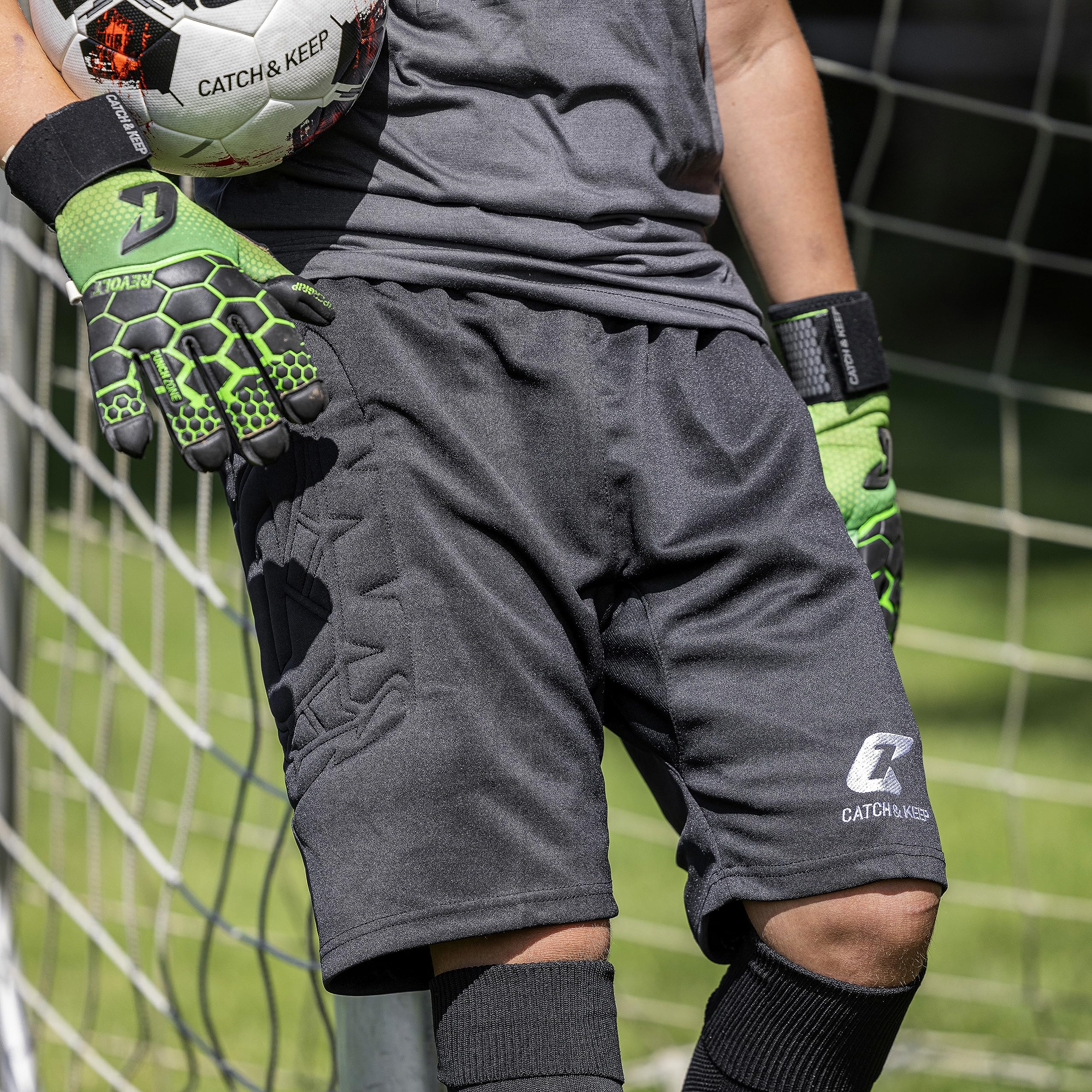 CATCH & KEEP Kinder Torwarthose kurz mit Polster – Premium Trainingshose perfekt für jeden Torwart – optimal gepolstert