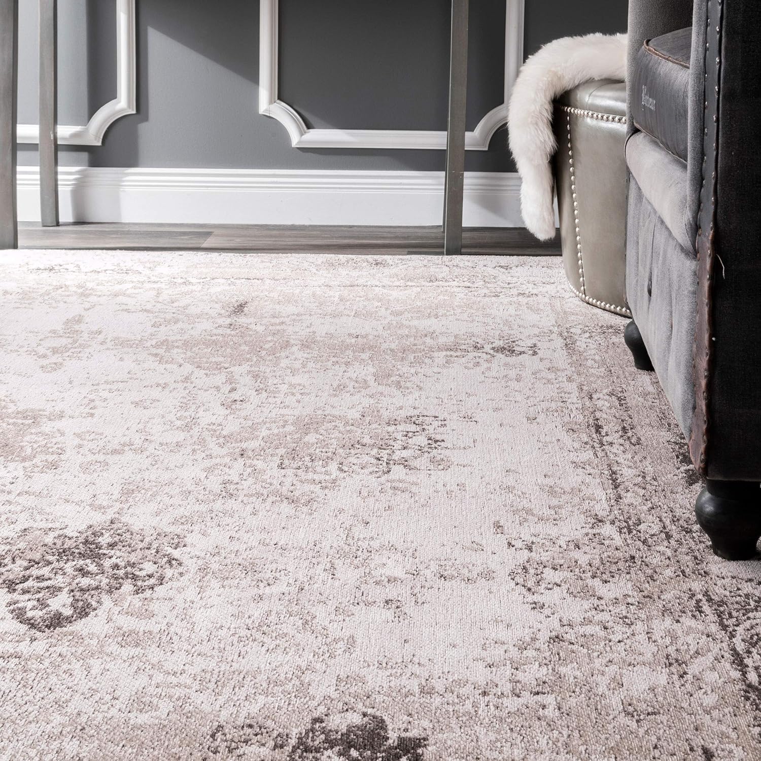 Shawanna Gray Vintage Wool and Synthetic Accent Rug