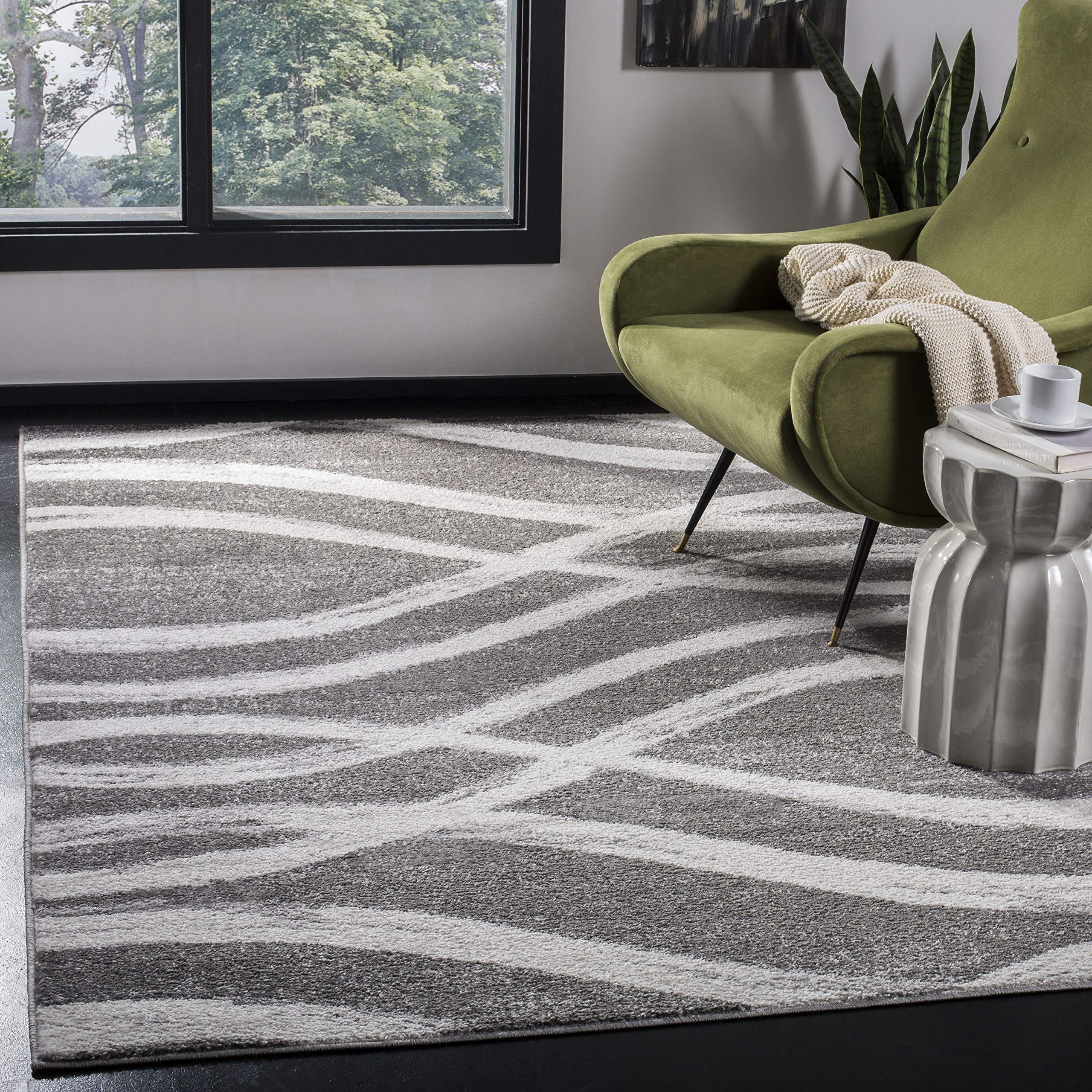 SAFAVIEH Adirondack Collection Area Rug - 5'1" x 7'6", Charcoal & Ivory, Modern Wave Design, Non-Shedding & Easy to Clean, Ideal for Living Room,