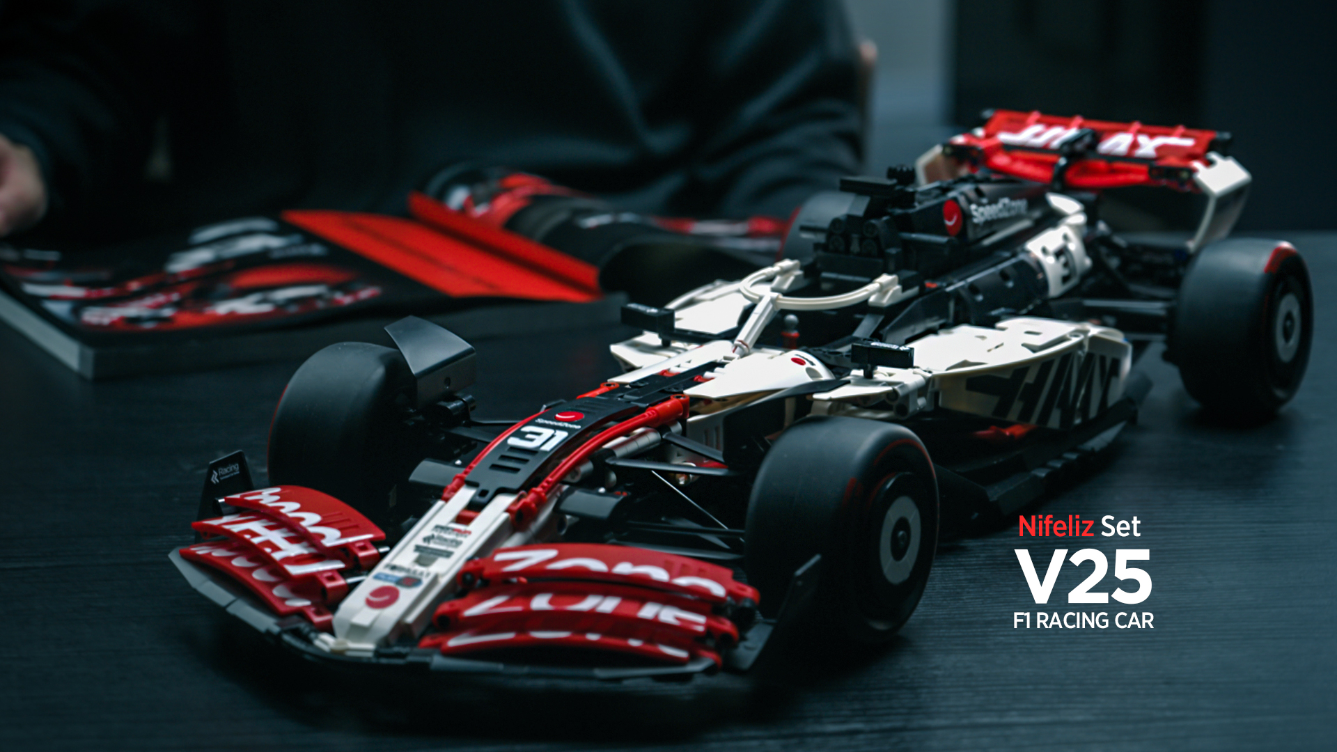 Amazon.com: Nifeliz V25 F1 Racing Car Model Set, 1:8 Scale Car