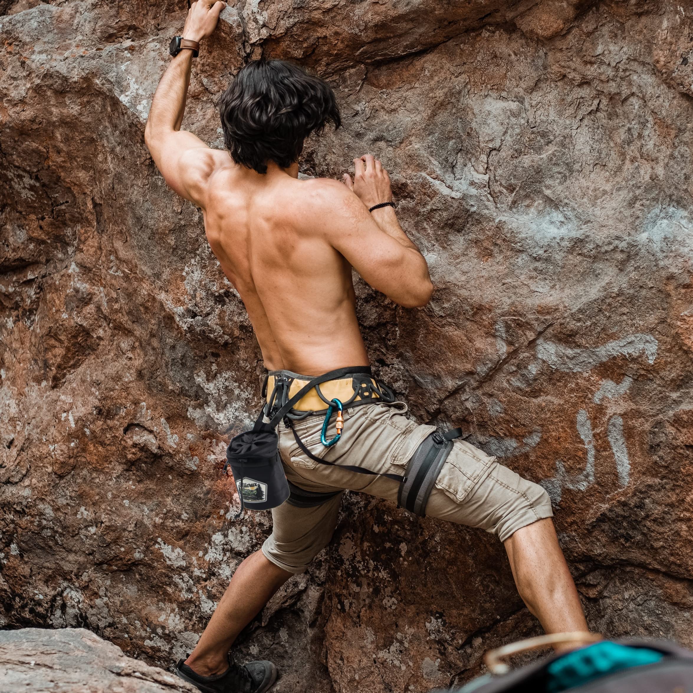 Torba kredowa, wspinaczka skałkowa, bouldering, regulowany pasek, 2 kieszenie zapinane na zamek, szlufki na szczotki, podnoszenie ciężarów, gimnastyka, crossfit