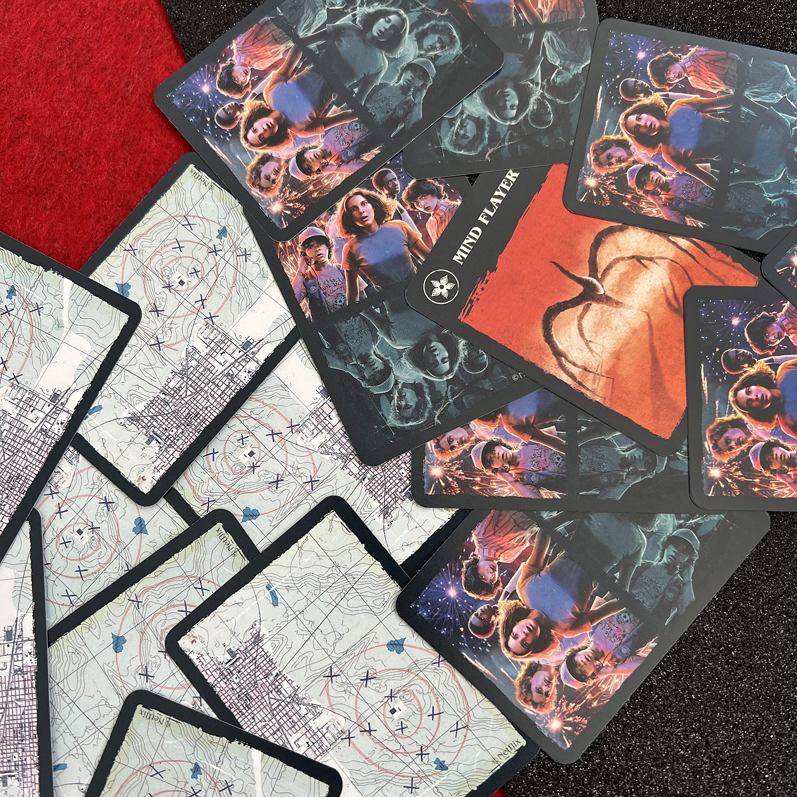 Asmodee Stranger Things Gioco Da Tavolo In Francese - Gioco Di Bluff E Sorprese Per 4-10 Giocatori, Dagli 10 Anni