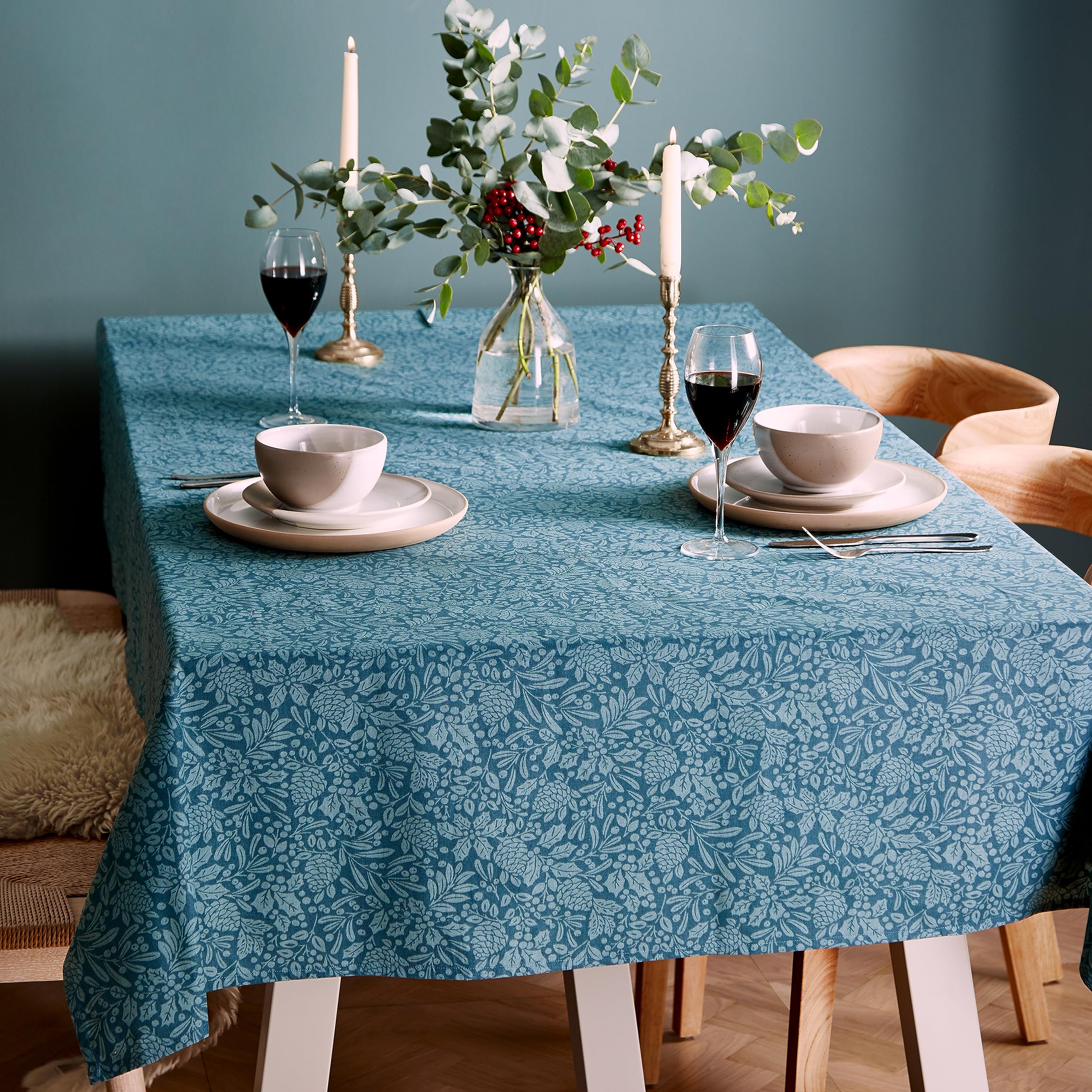 Catherine Lansfield Green Dining Majestic Stag Cotton 137X178cm Table Cloth