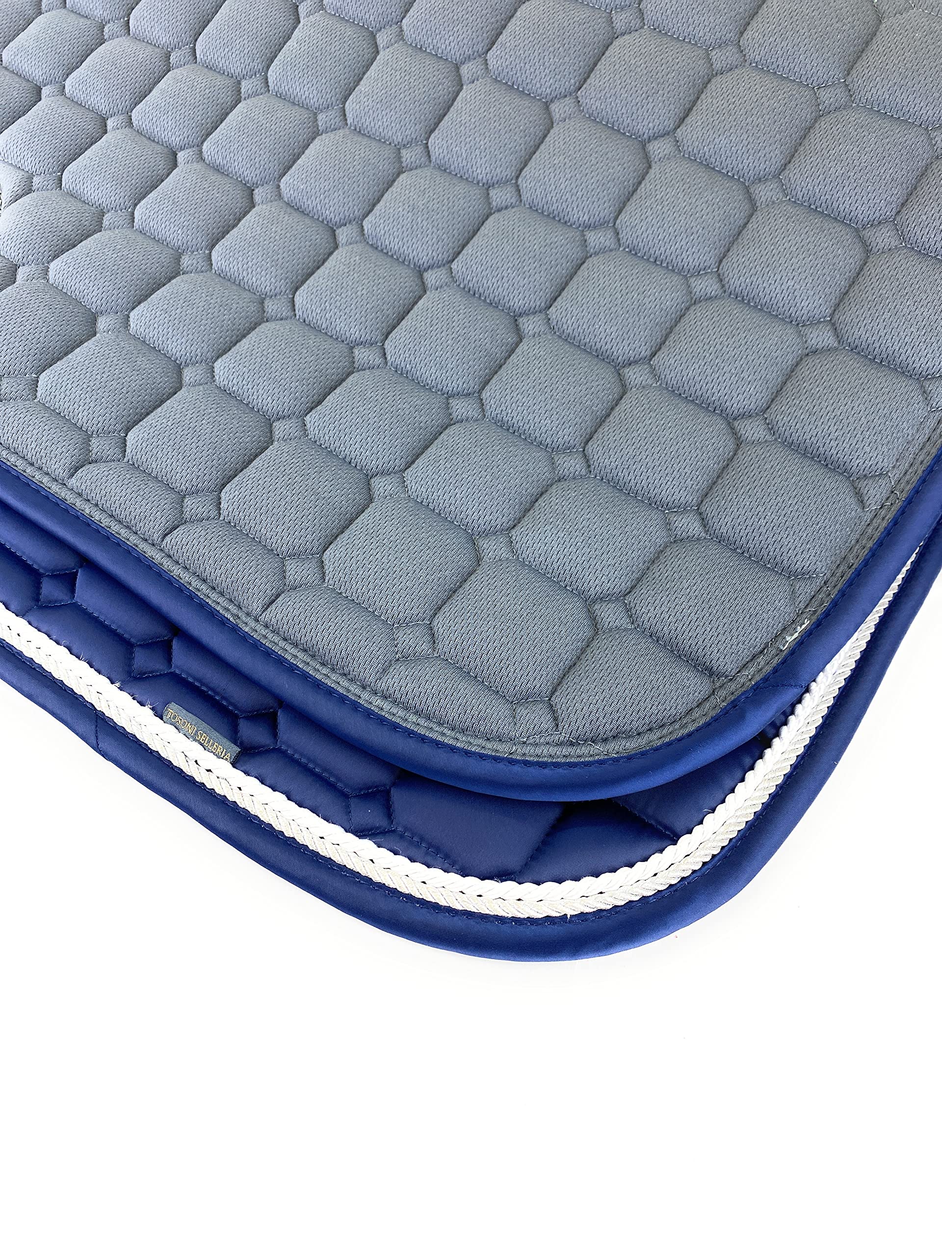 Sillín de salto de Lujo, Ideal para Saltar de Obstáculos, Fabricado en Tejido con Acolchado Exclusivo, con Práctico Cierre de Rasgón, Talla Full
