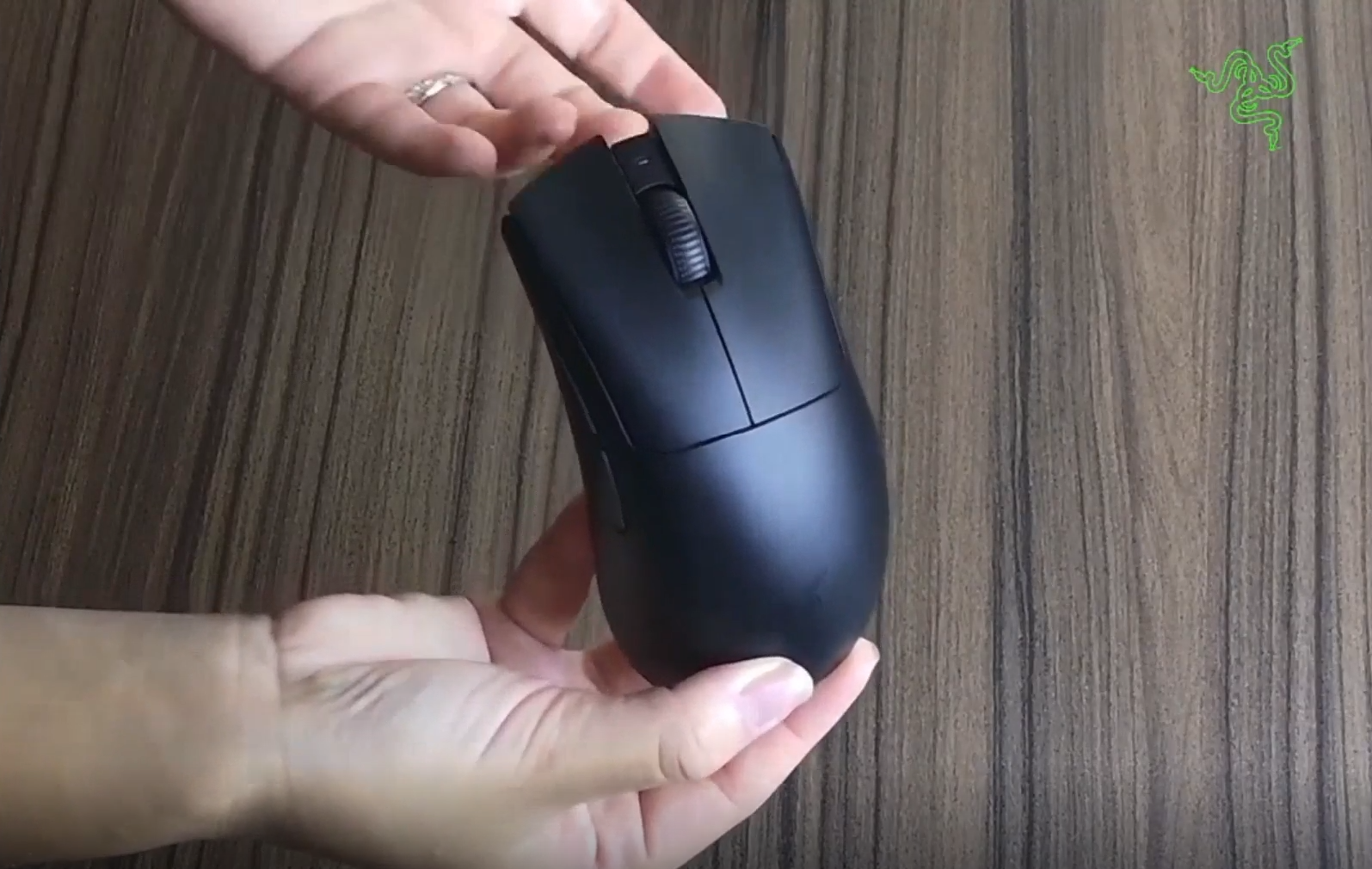 Razer DeathAdder V3 HyperSpeed Wireless Gaming Mouse: 55g