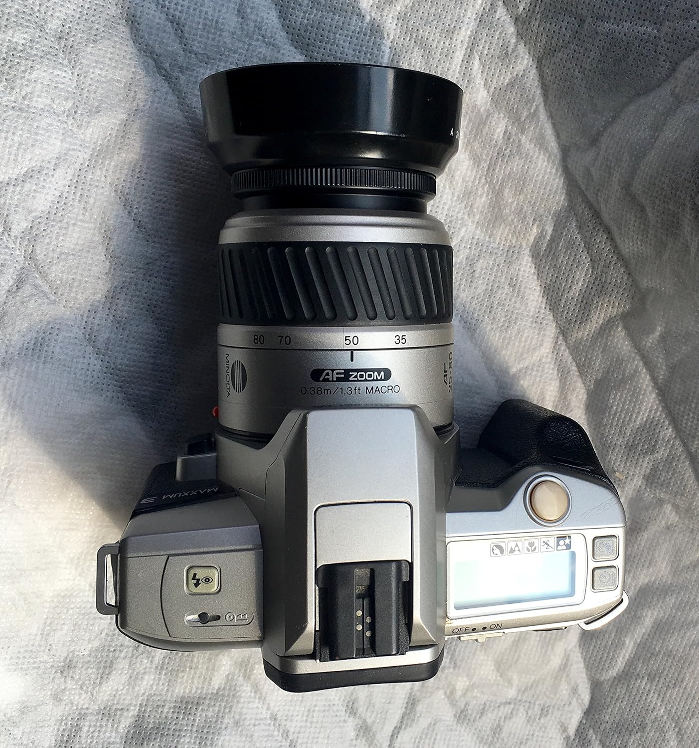 Minolta Maxxum 3 Date SLR Camera with 35-80 II Lens Zoom Kit