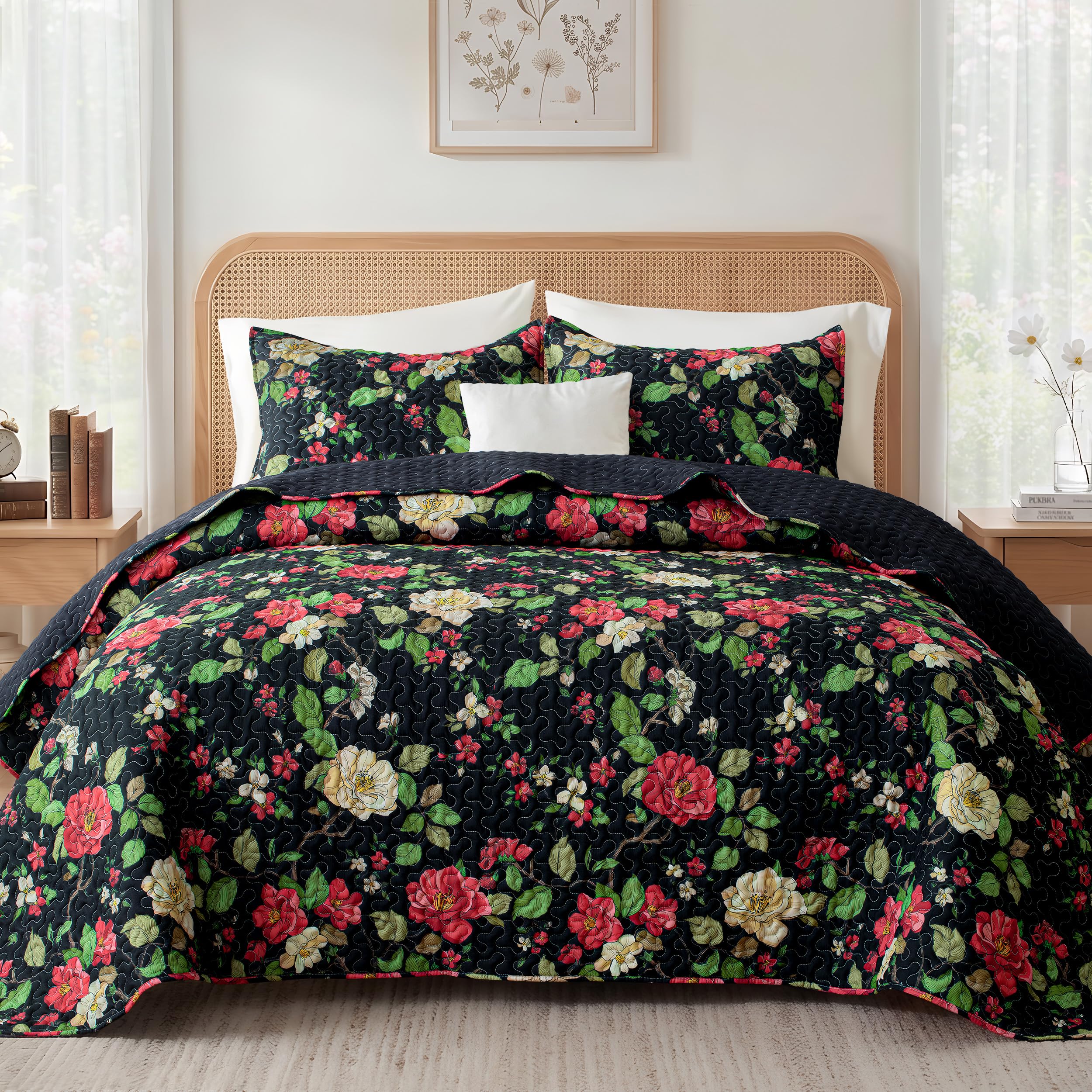 Photo 1 of Exclusivo Mezcla Floral Quilt Bedding Set, Twin, Black