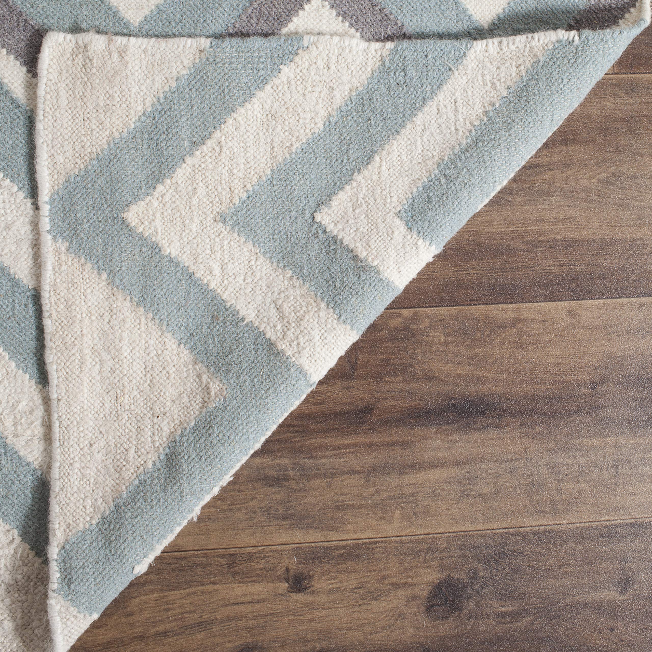 Safavieh Contemporary Indoor Flatweave Rectangle Area Rug, Dhurrie Collection, DHU646, in Blue / White - Image 3