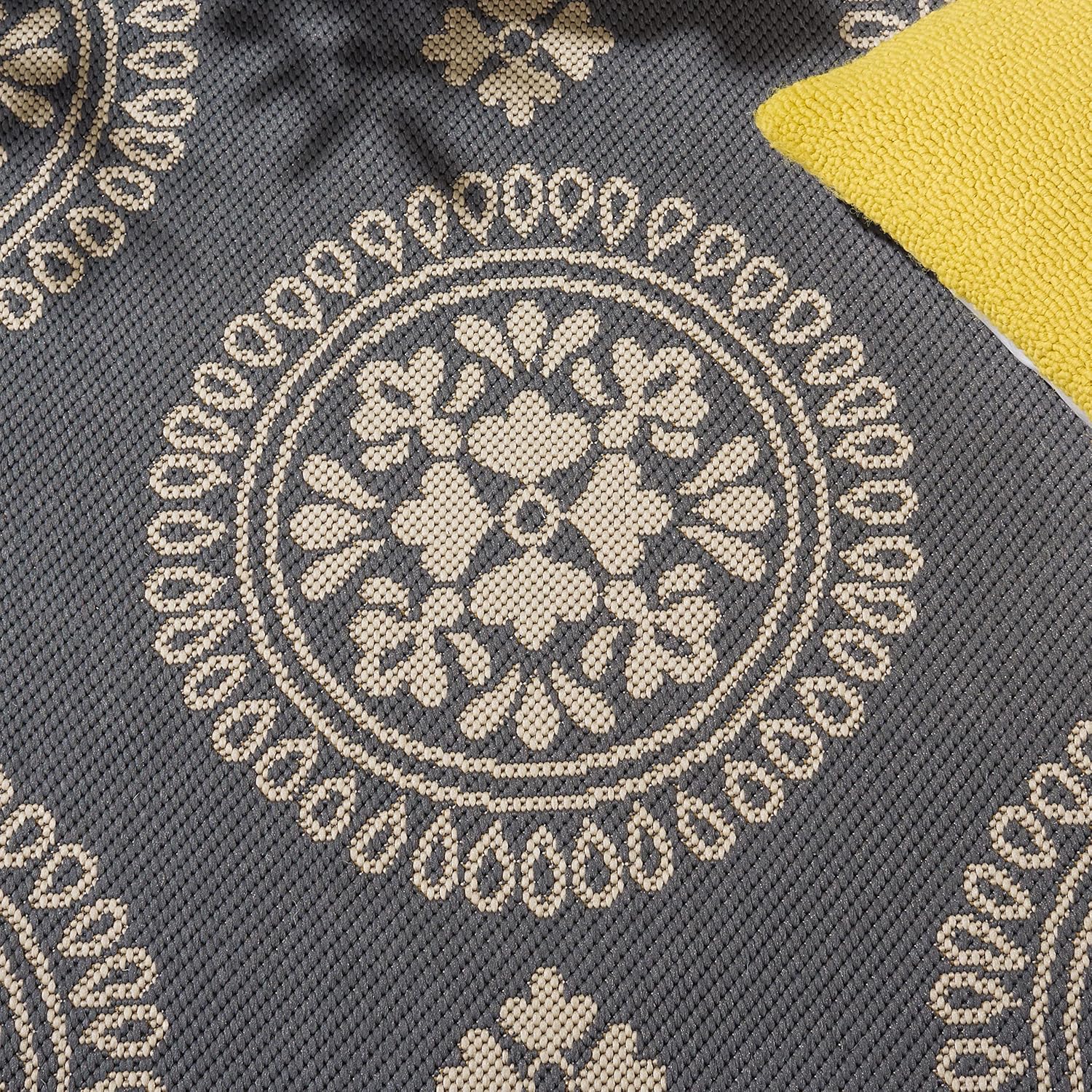 SAFAVIEH Courtyard Collection 4' x 5'7" Grey CY6716 Indoor/ Outdoor Waterproof Easy Cleaning Patio Backyard Mudroom Area Rug
