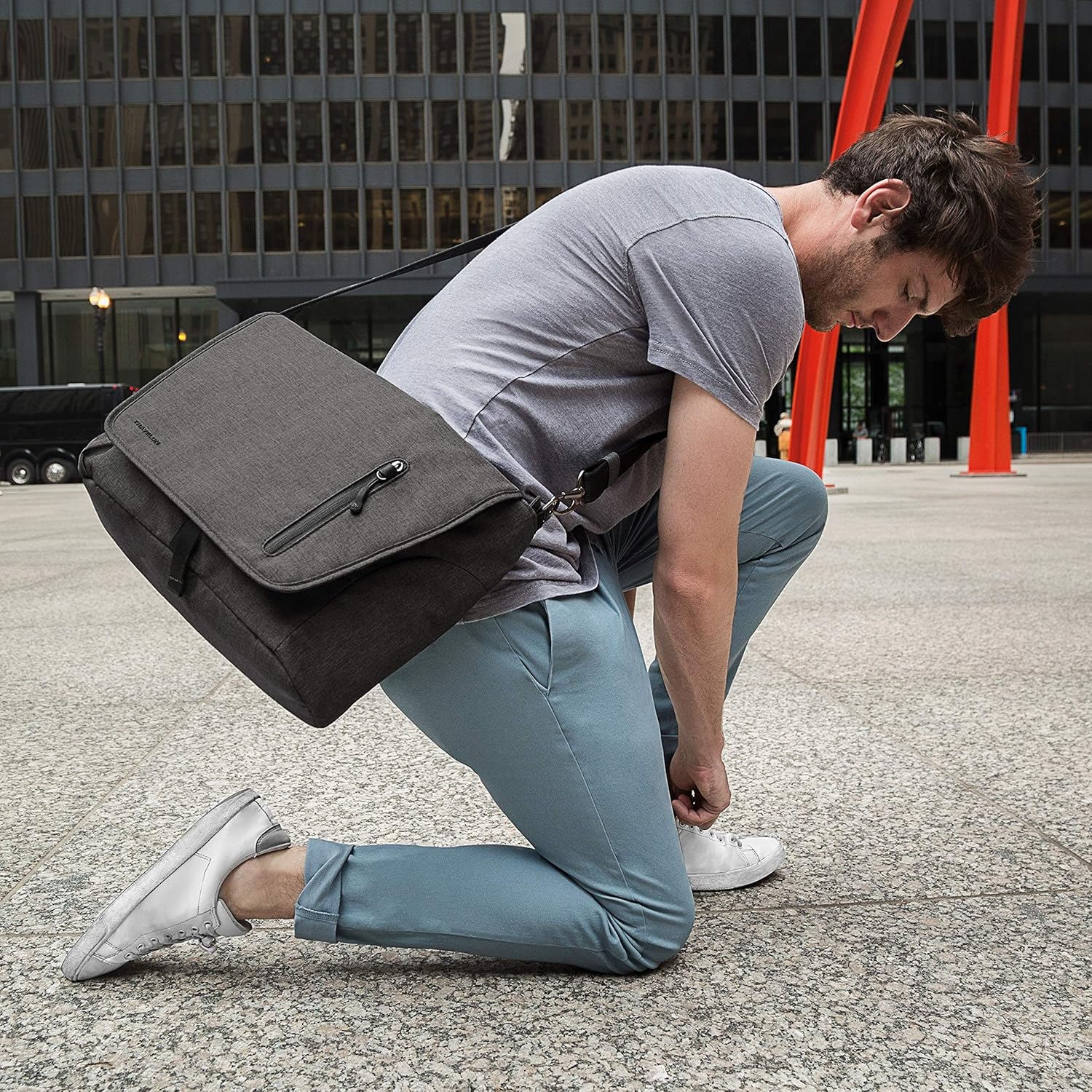  | Travelon: Urban - Anti-Theft Messenger Bag - Black | Messenger Bags