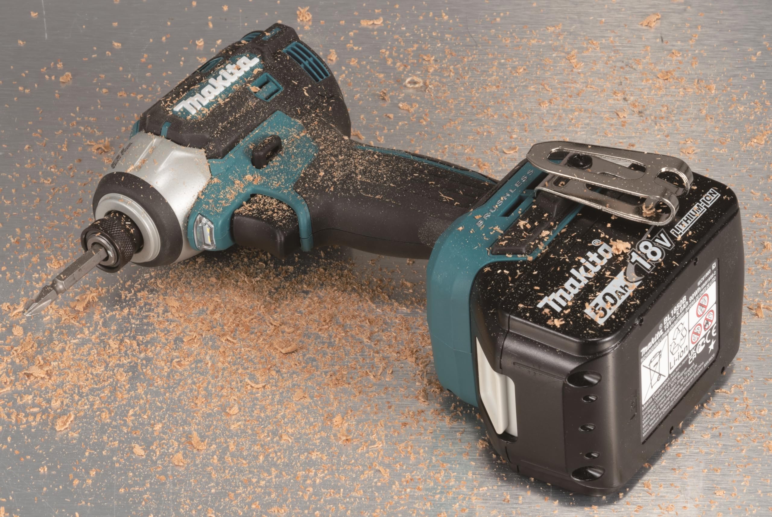 Makita Avvitatore a percussione a batteria DTD201Z, 18 V (senza batteria, senza caricatore)