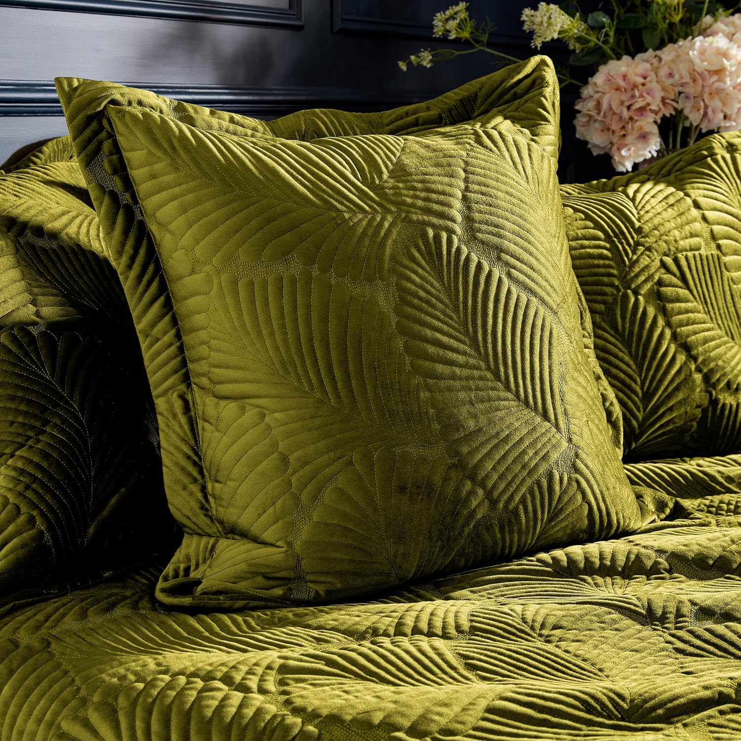Paoletti Palmeria Velvet Quilted Throw Pillow Cover (60cm x 60cm) (Moss)