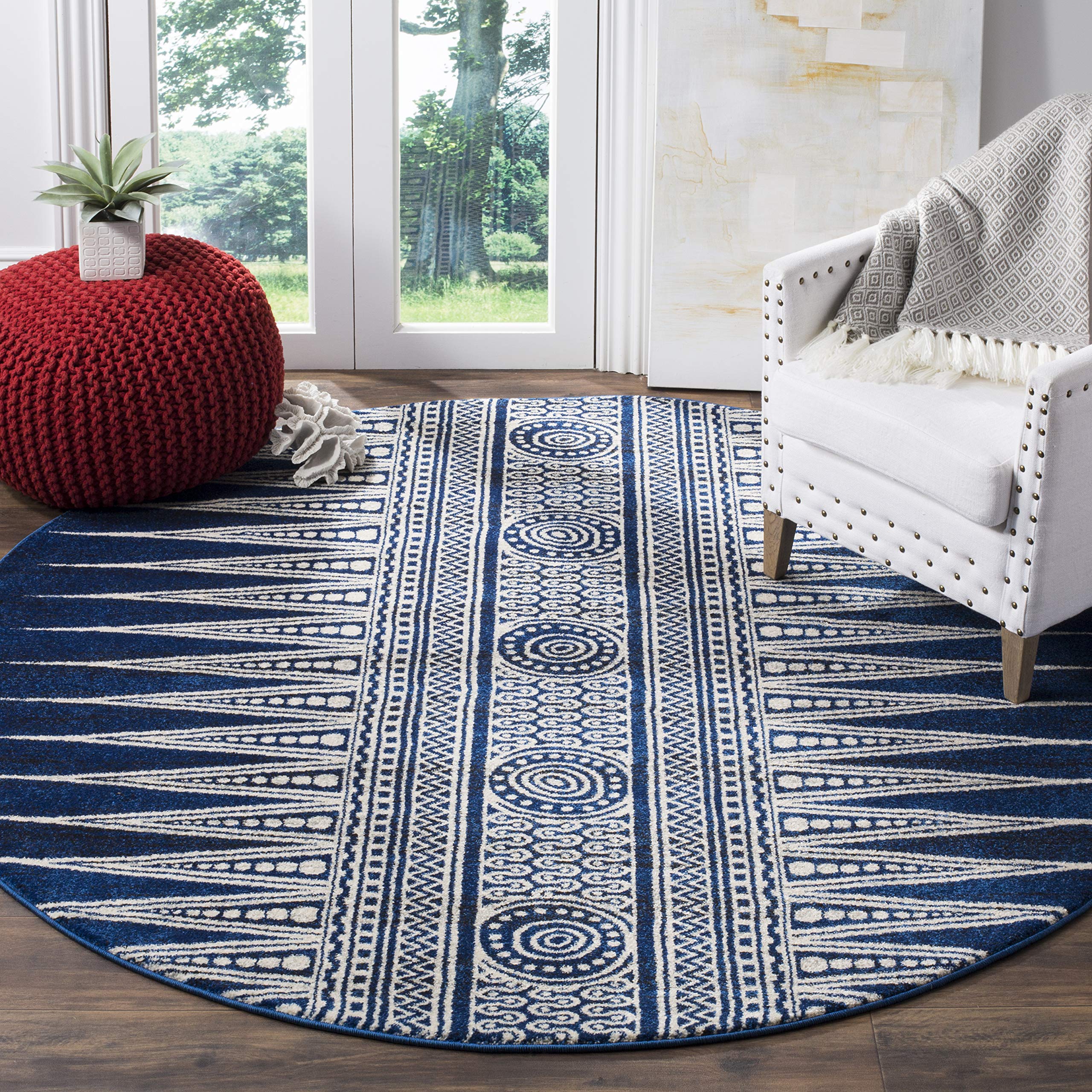 SAFAVIEH Evoke Collection 6'7" Round Royal / Ivory EVK226A Boho Non-Shedding Dining Room Entryway Foyer Living Room Bedroom Area Rug