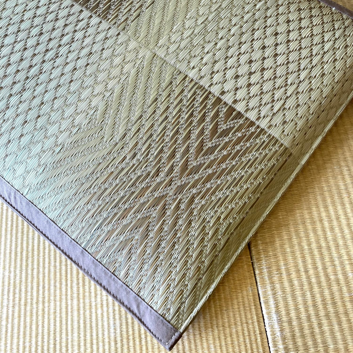 野口熊太郎茶園 Igusa (Rush Grass) Floor Cushions, Japanese Floor Pillows Zabuton, Green Tea Dyeing, 2 Piece Set, 21.7"x21.7"x2.37", 100% Japanese Tatami Rush Grass, Made in Japan (Brown)
