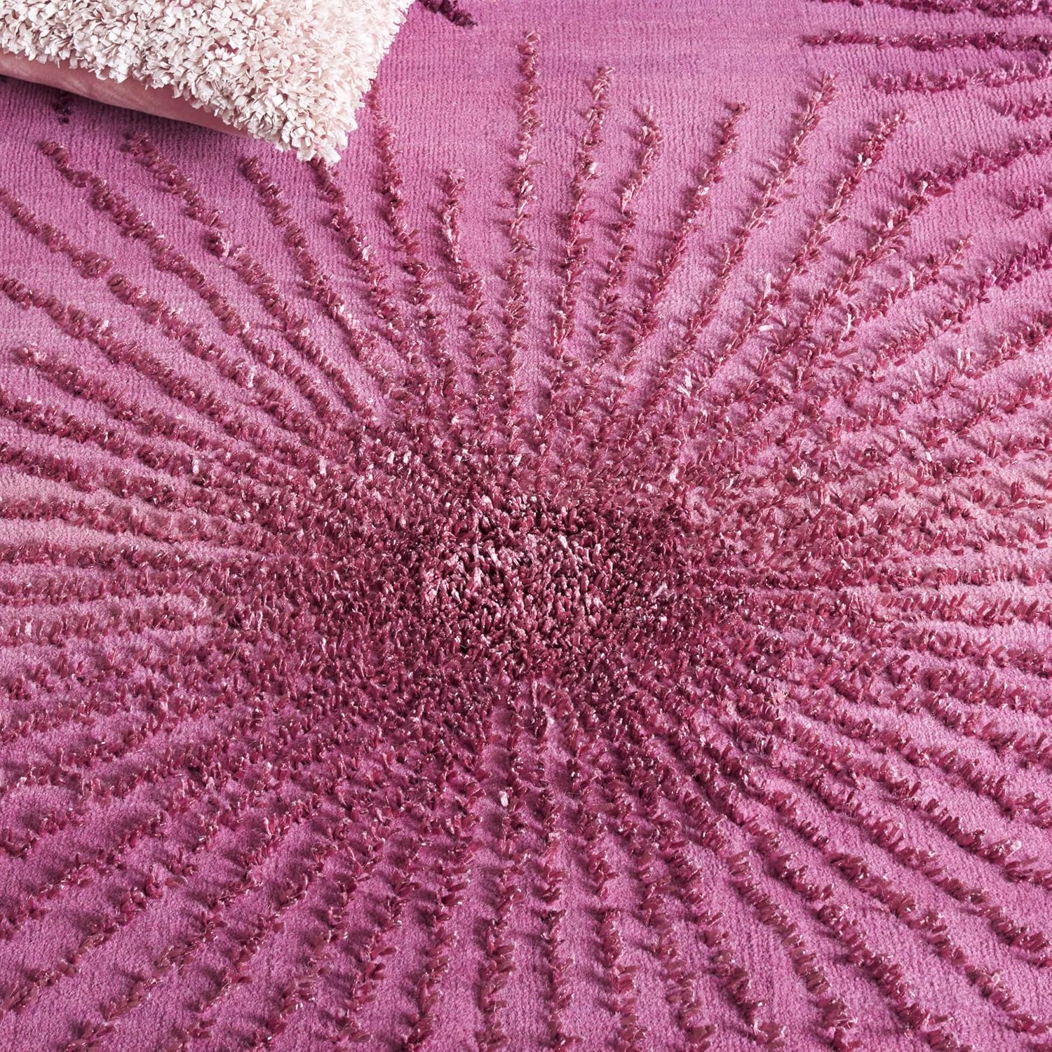 SAFAVIEH Soho Collection Accent Rug - 3'6" x 5'6", Purple, Handmade Starburst Wool & Viscose, Ideal for High Traffic Areas in Entryway, Living Room, Bedroom (SOH712Q)