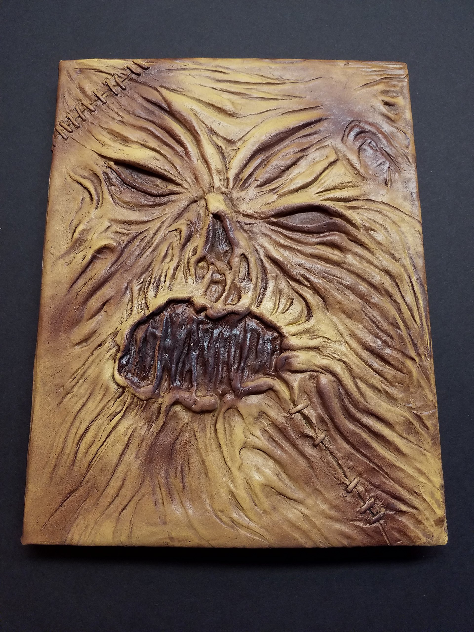 Necronomicon Buch Requisite Horror Film Wicca Zauberbuch Grimoire Lovecraft Cthulu Leder Latex Halloween Hocus Pocus Buch der Zaubersprüche Dekoration Kostüm Notizbuch Journal (36 Seiten dann blanko)