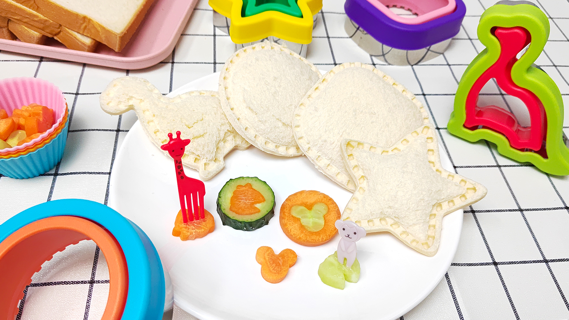 Coupe-sandwichs pour enfants en forme de coeur, cercle, carré et