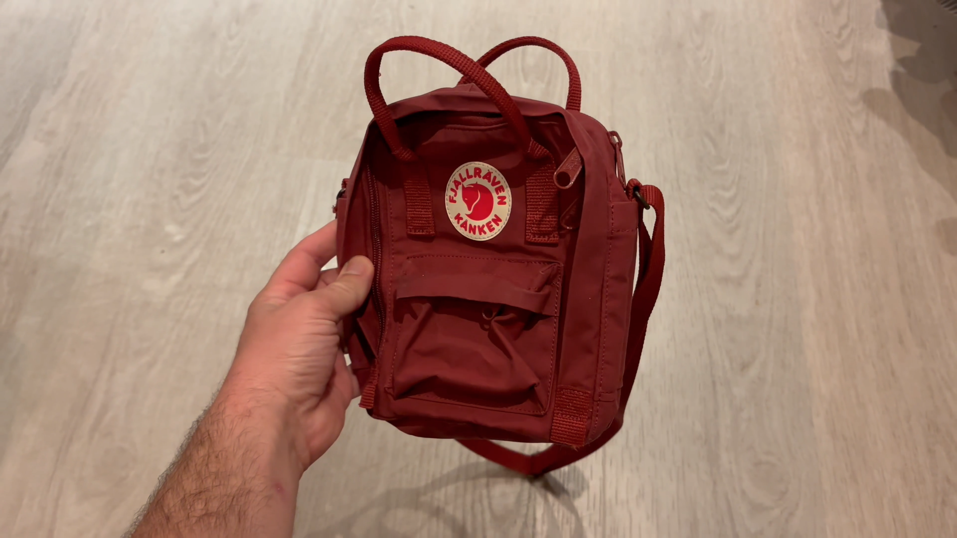 KÅNKEN SLING Mini Backpack Red d5c4fa1104db41d3a8c580c9c620bc  main image 2
