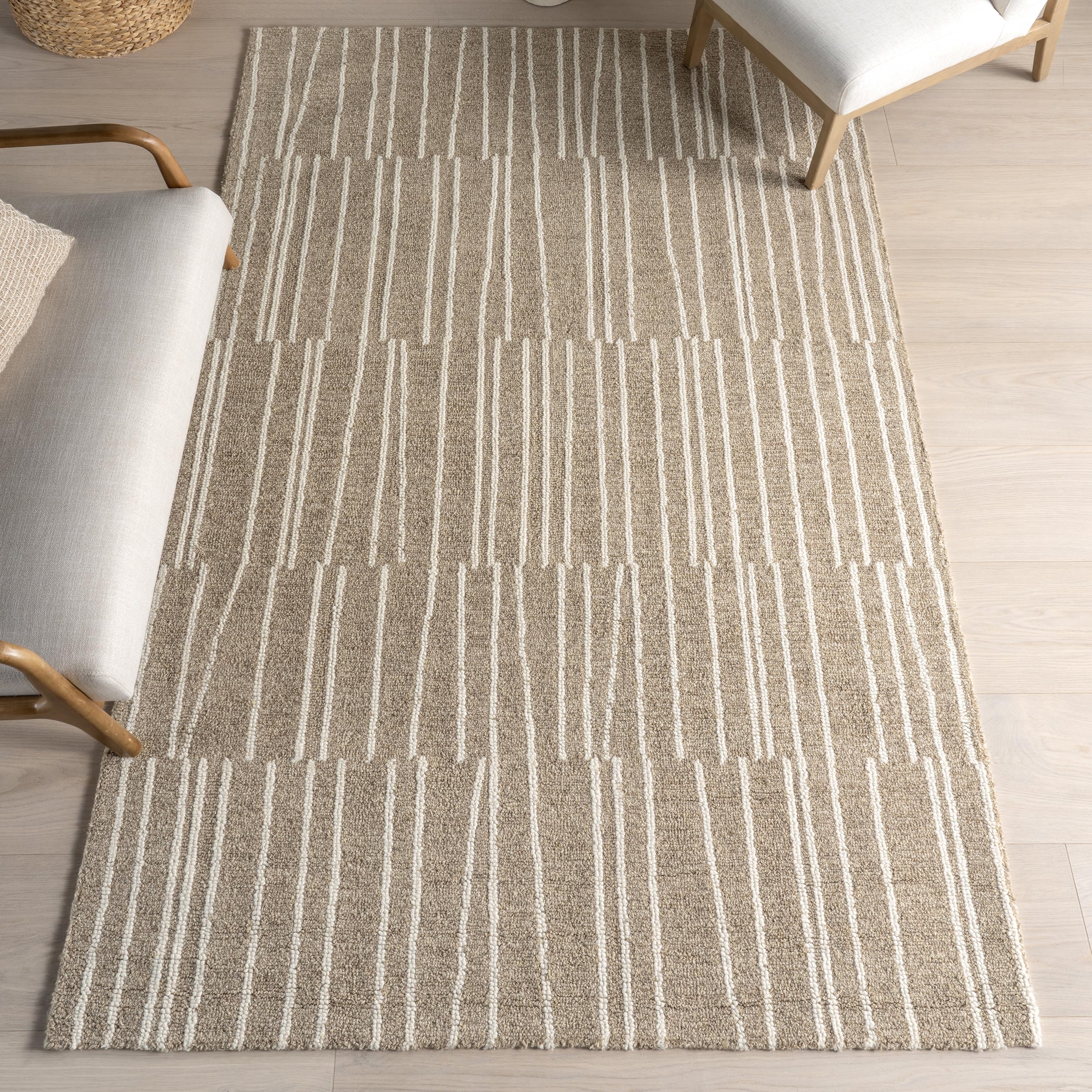 Tapis rayé en laine beige Tavianna nuLOOM pour une salle à manger cosy