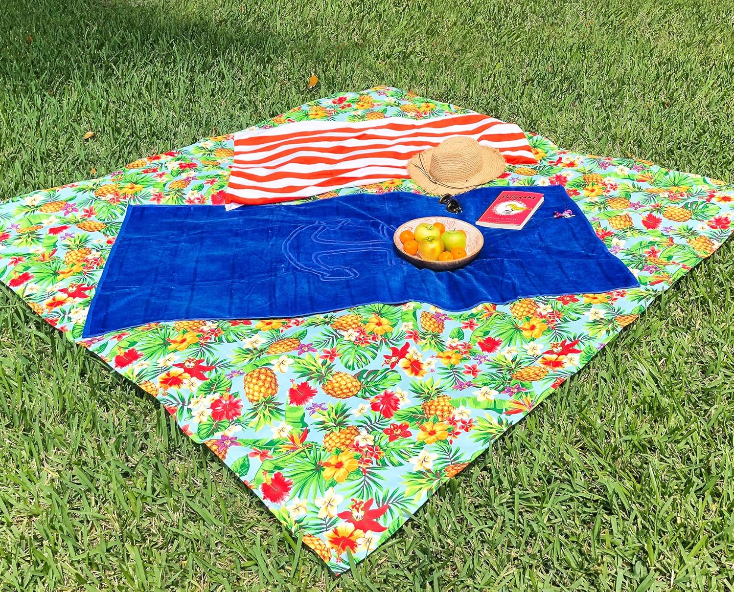 Sand Free Beach Mat Pineapples and Flowers Extra Large 79 x 79 inches (200 x 200 cm) Water Repellent