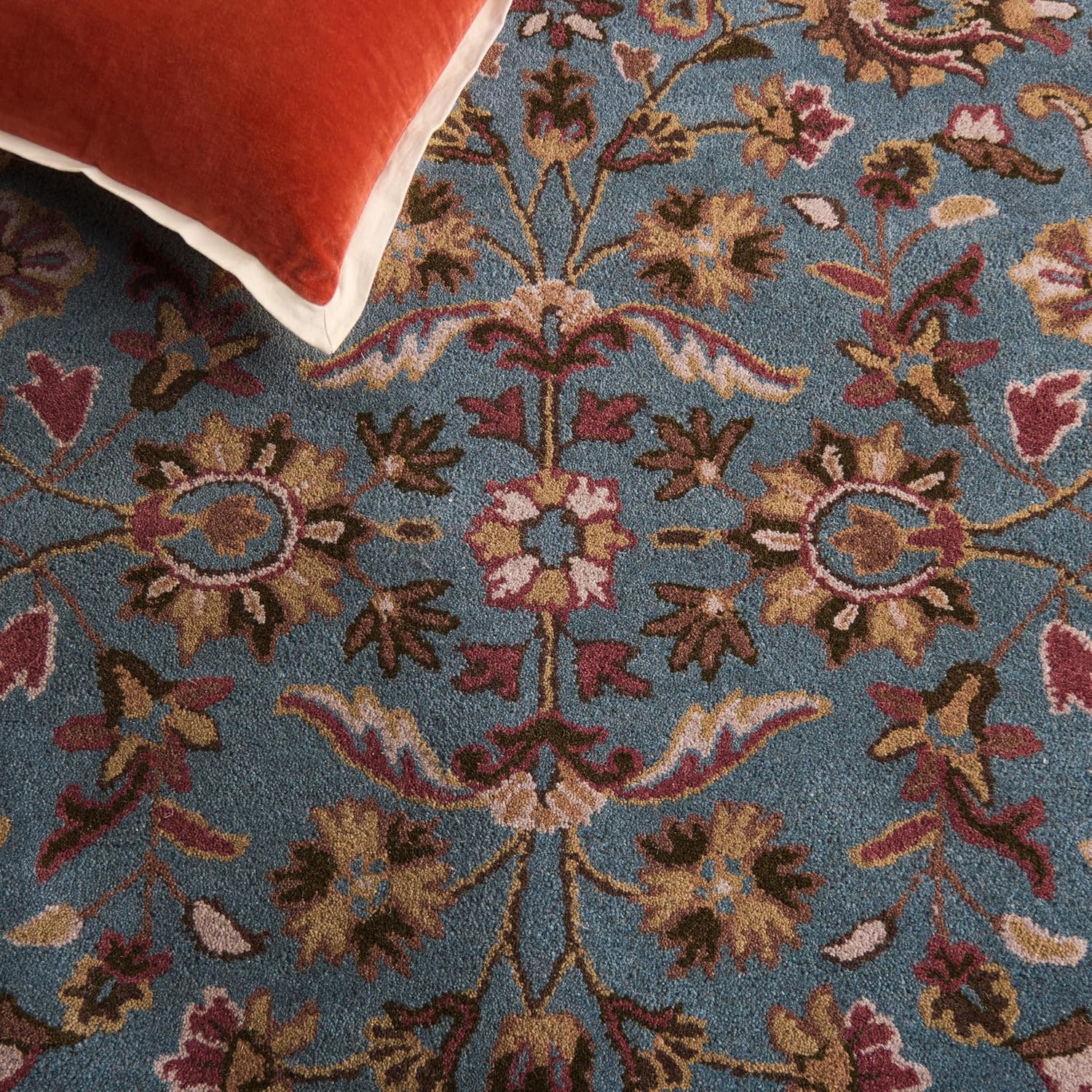 SAFAVIEH Heritage Collection Area Rug - 5' x 8', Blue & Blue, Handmade Traditional Oriental Wool, Ideal for High Traffic Areas in Living Room, Bedroom (HG969A)