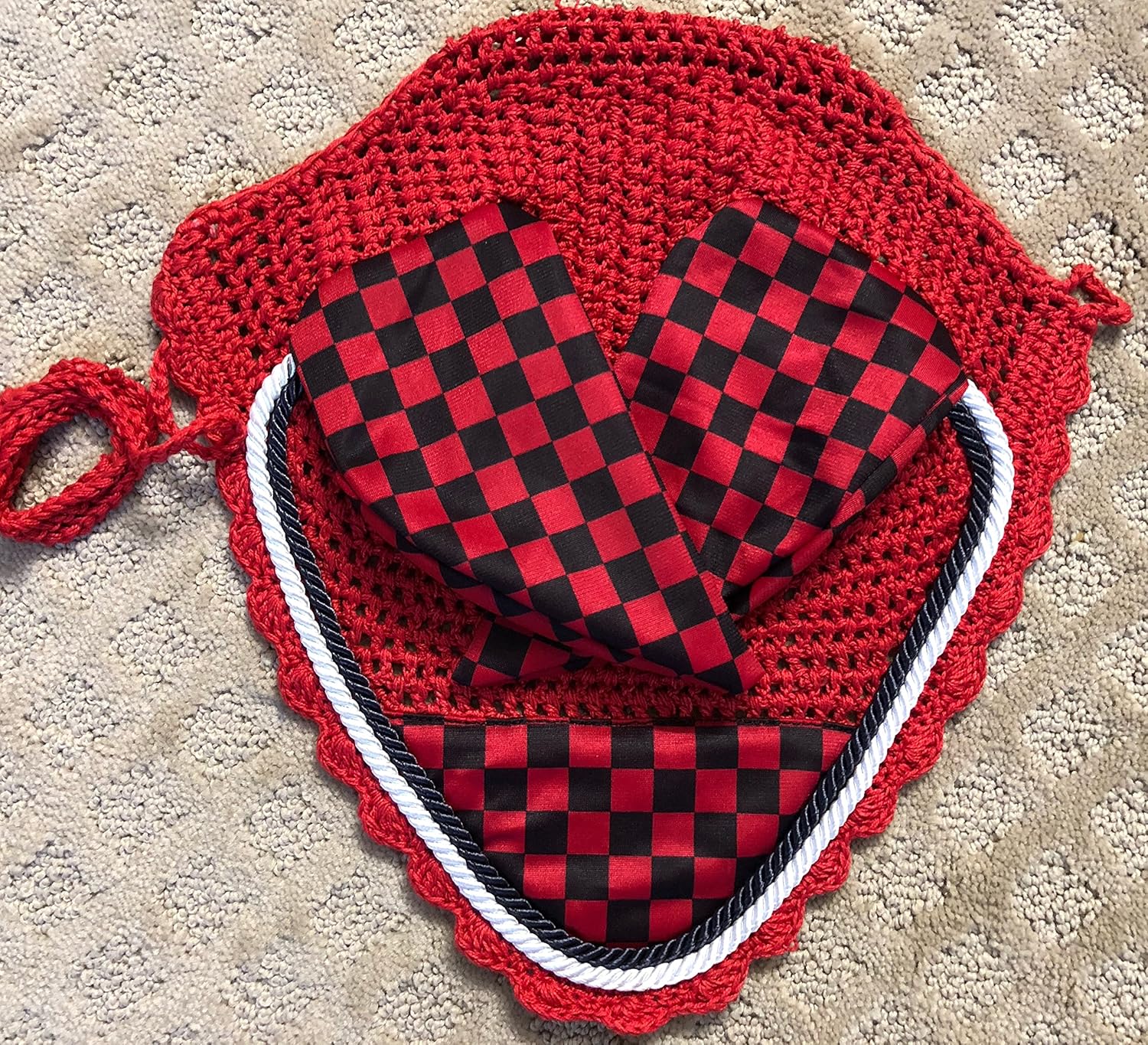 New Horse English Saddle Pad Set Matching Fly Bonnet Veil Ear Net Polyester Hand Made Crochet Full Size Equestrian Shows Tack Y