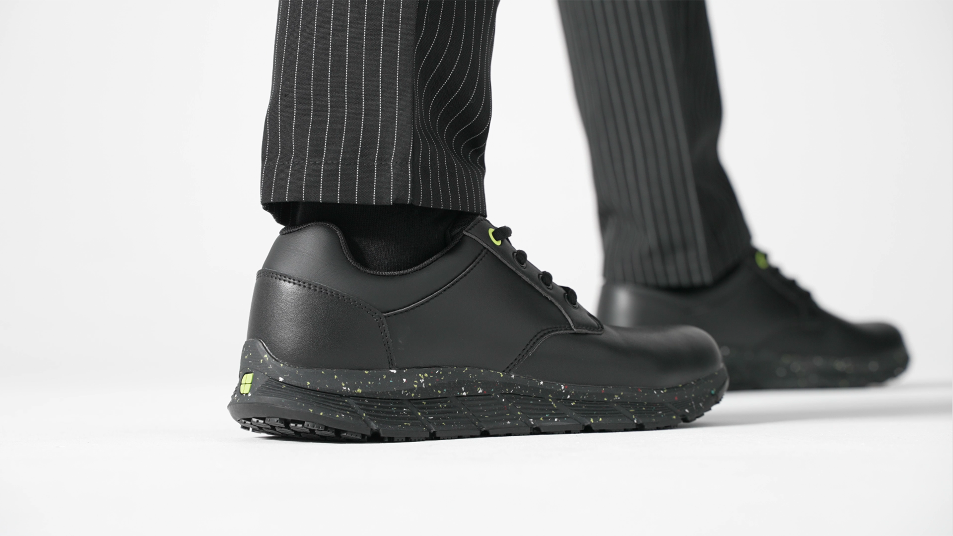 Chaussures De Travail Shoes For Crews Saloon II Femme - Antidérapantes, Imperméables, Cuir - Sécurité Et Confort
