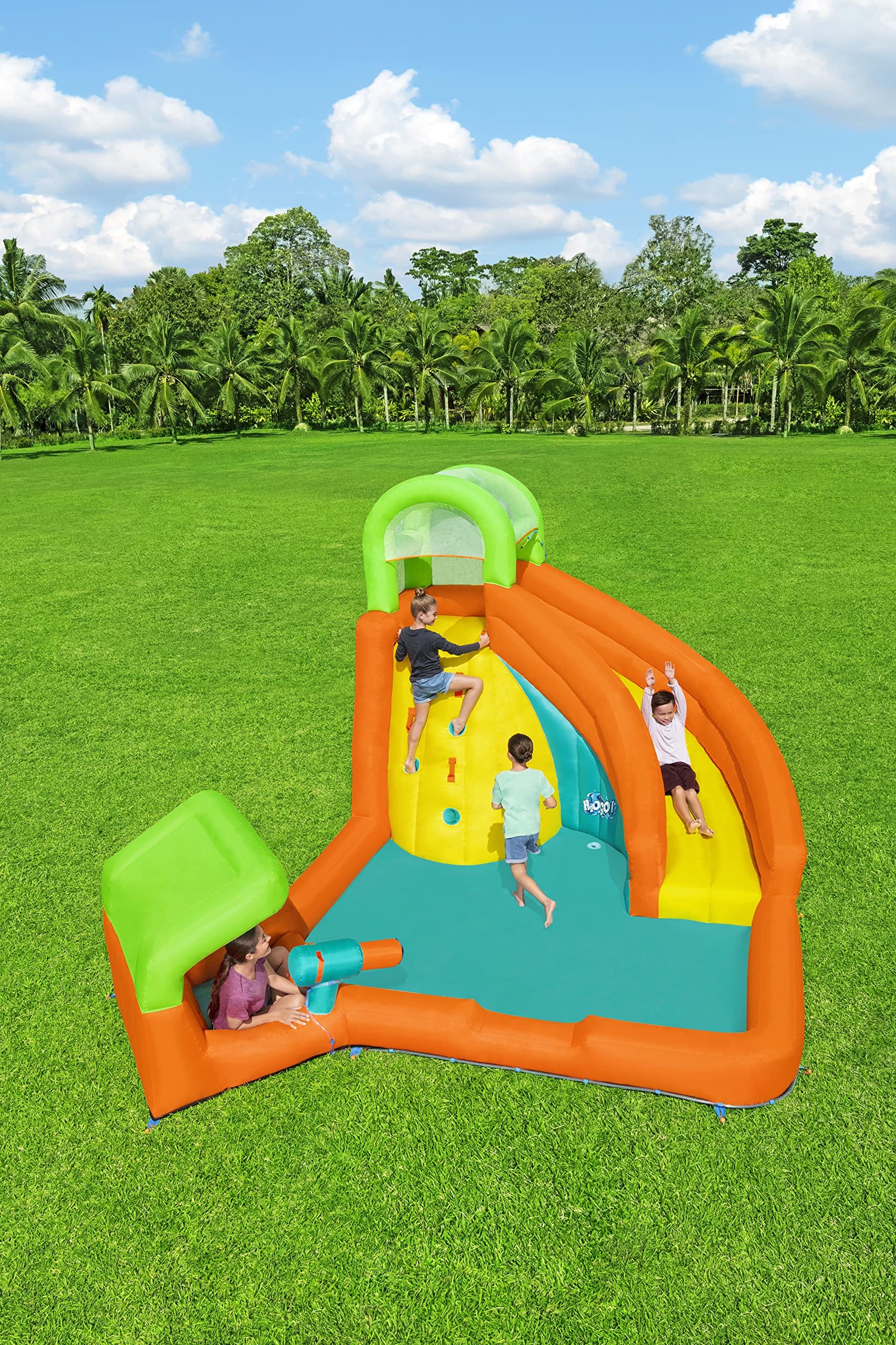 14' x 12'1" x 8'8"/4.26m x 3.69m x 2.64m Canopy Cove MEGA Water Park
