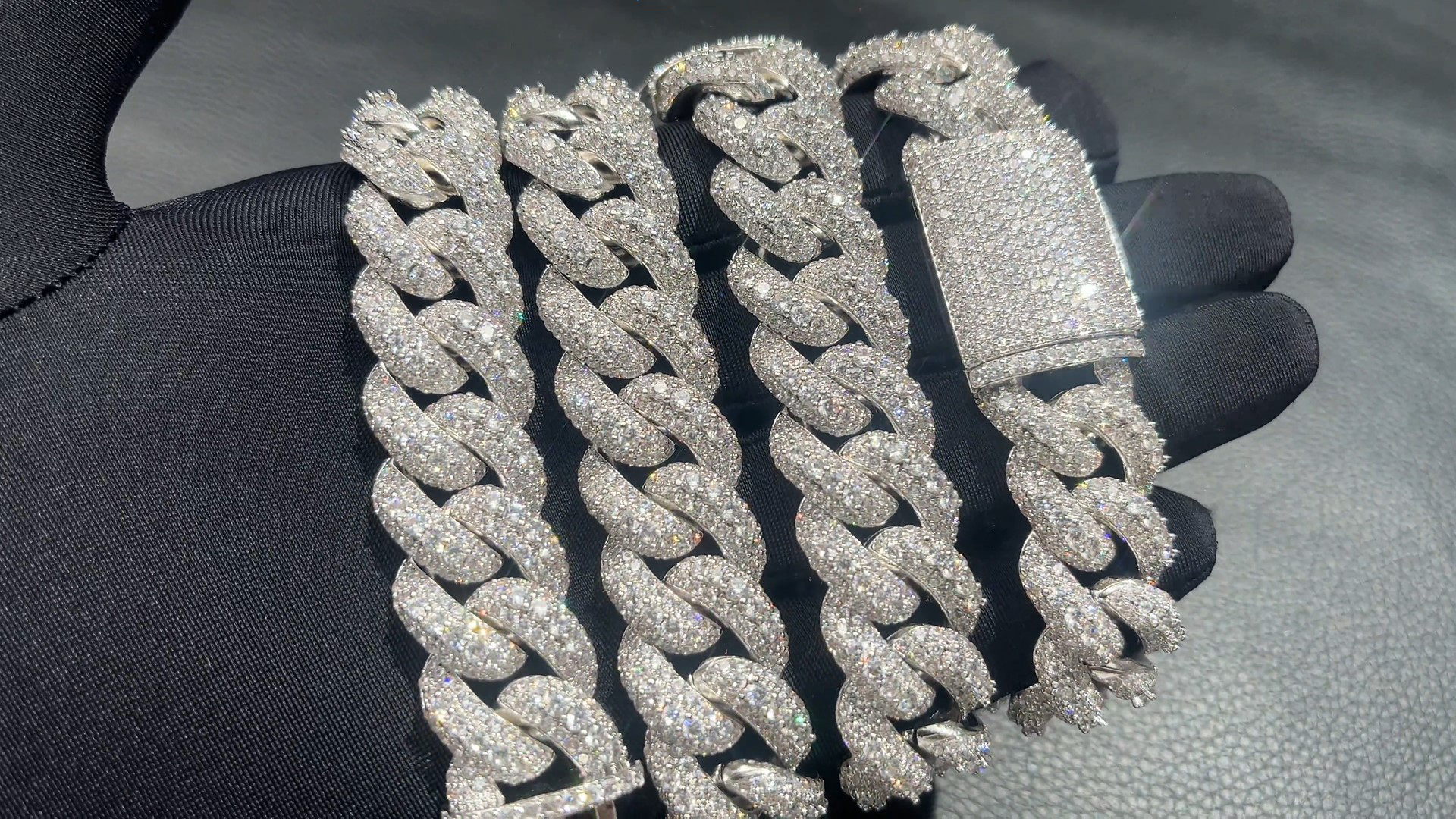 OLVLUS 18mm Iced Out Cuban Link Chain 18K White Gold Plated Bling 