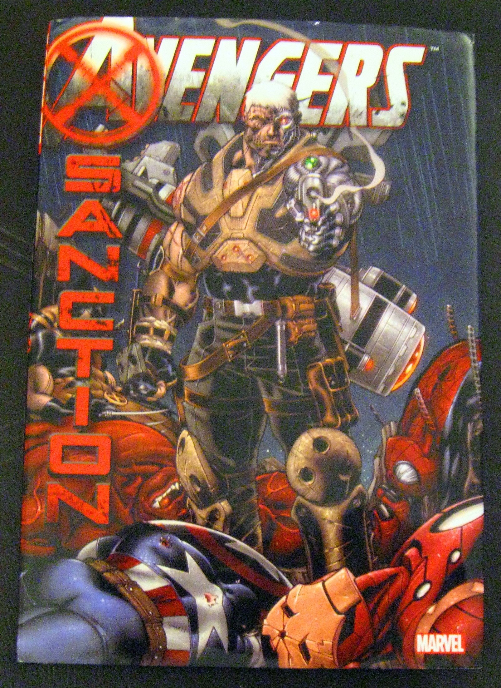 Amazon.com: Avengers: X-Sanction: 9780785158622: Loeb, Jeph