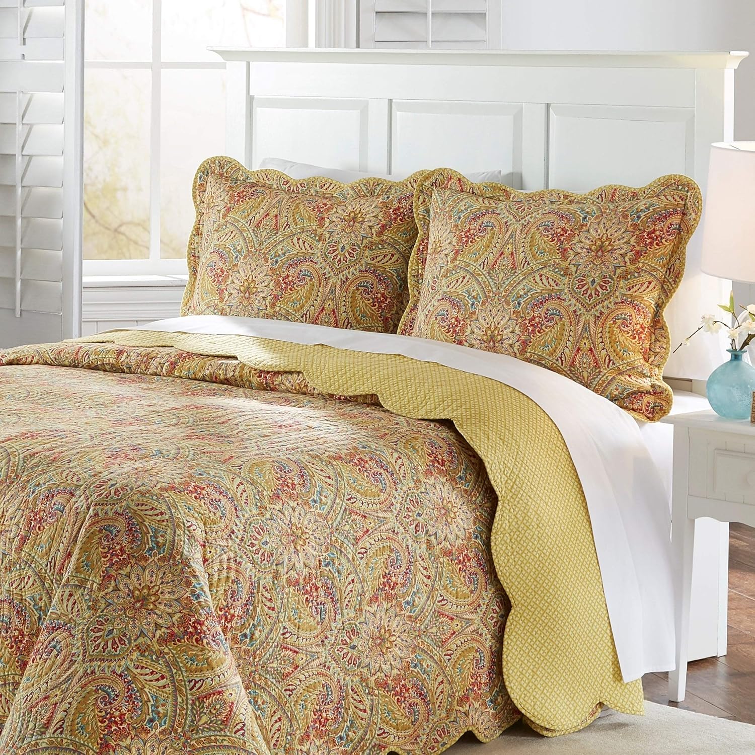 Waverly Swept Away Modern Farmhouse Paisley 3-Piece Reversible Quilt Bedding Bedspread Set, King, Berry King Berry