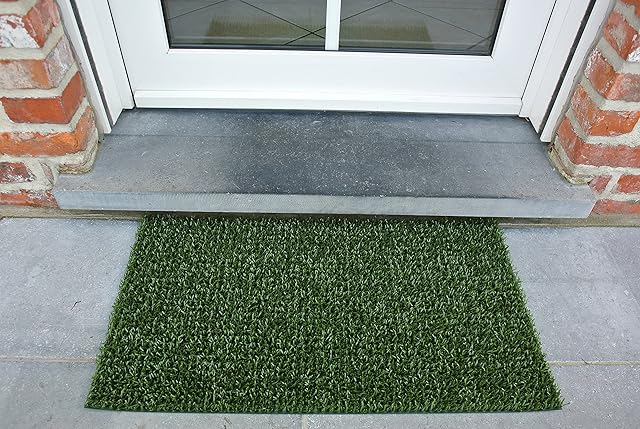 AstroTurf 10187312FG 40 x 70 cm Classic High Performance Outdoor Scraper Doormat - Classic Green