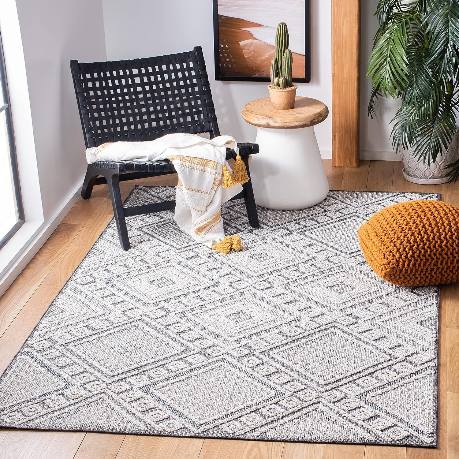 SAFAVIEH Global Collection Area Rug - 4' x 6', Grey & Ivory, Non-Shedding & Easy Cleaning, Ideal for Living Room, Bedroom, Office, Dining Space (GLB813F)